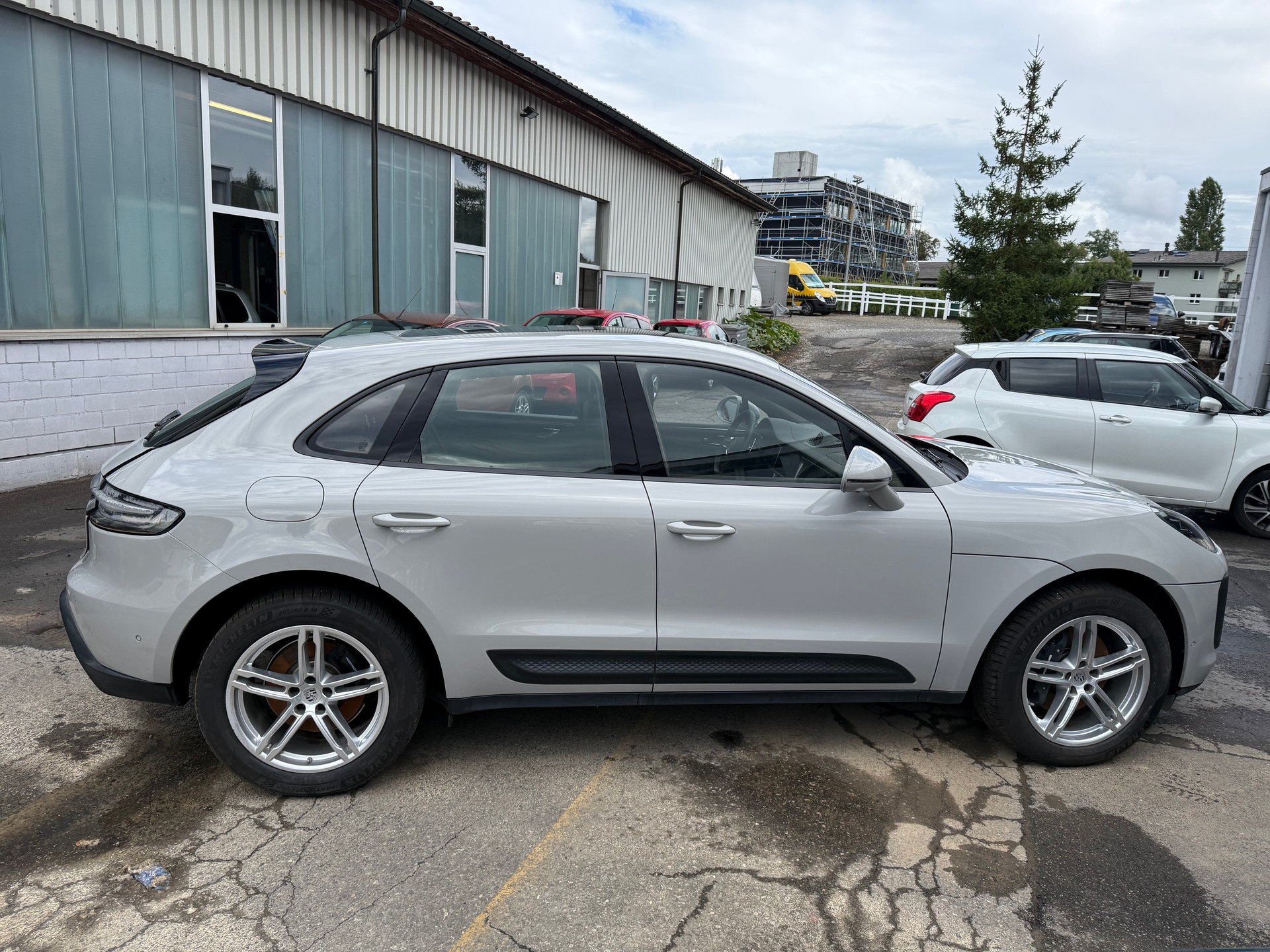 PORSCHE Macan T PDK-showroom-element-2