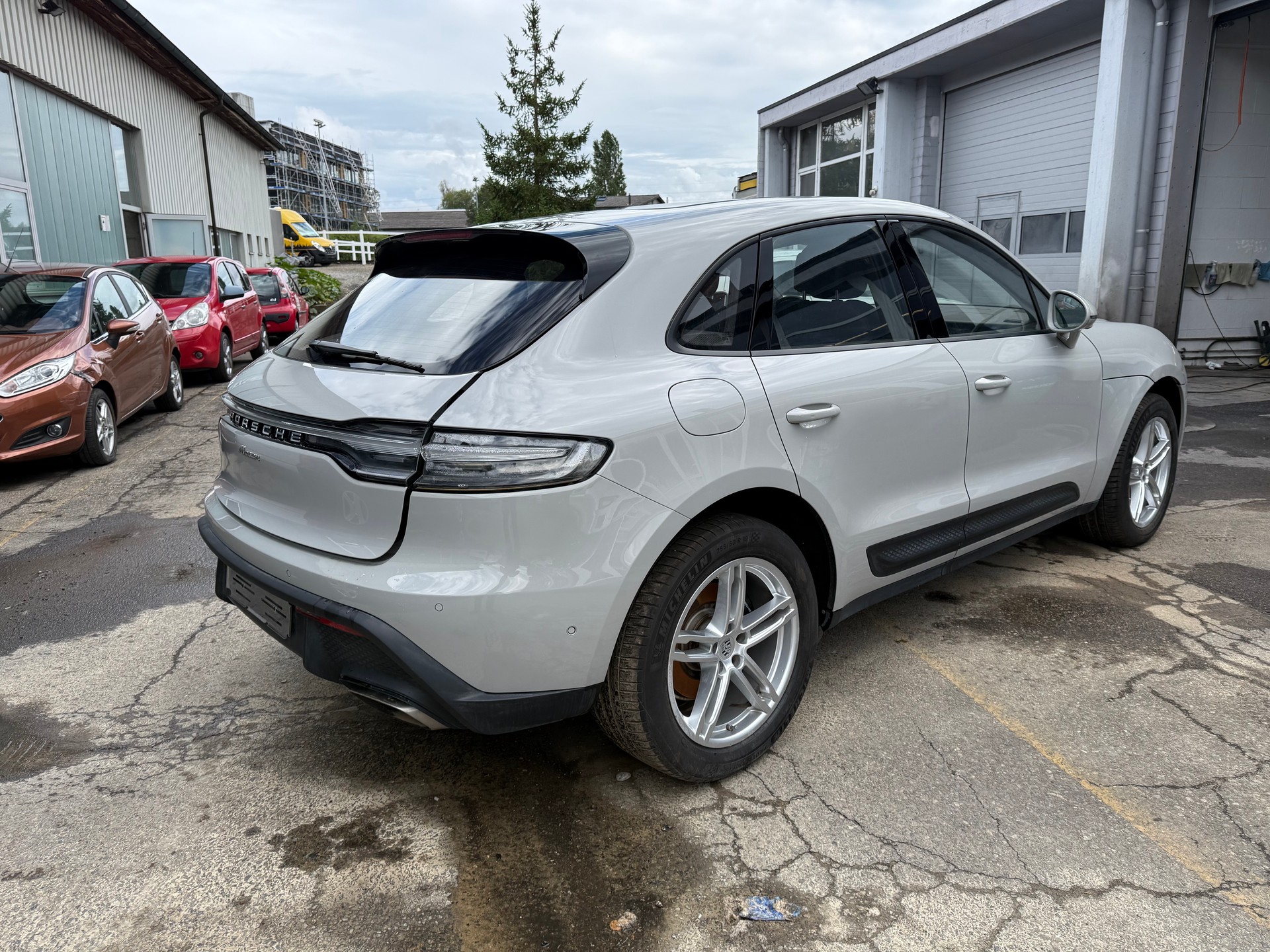 PORSCHE Macan T PDK-showroom-element-3