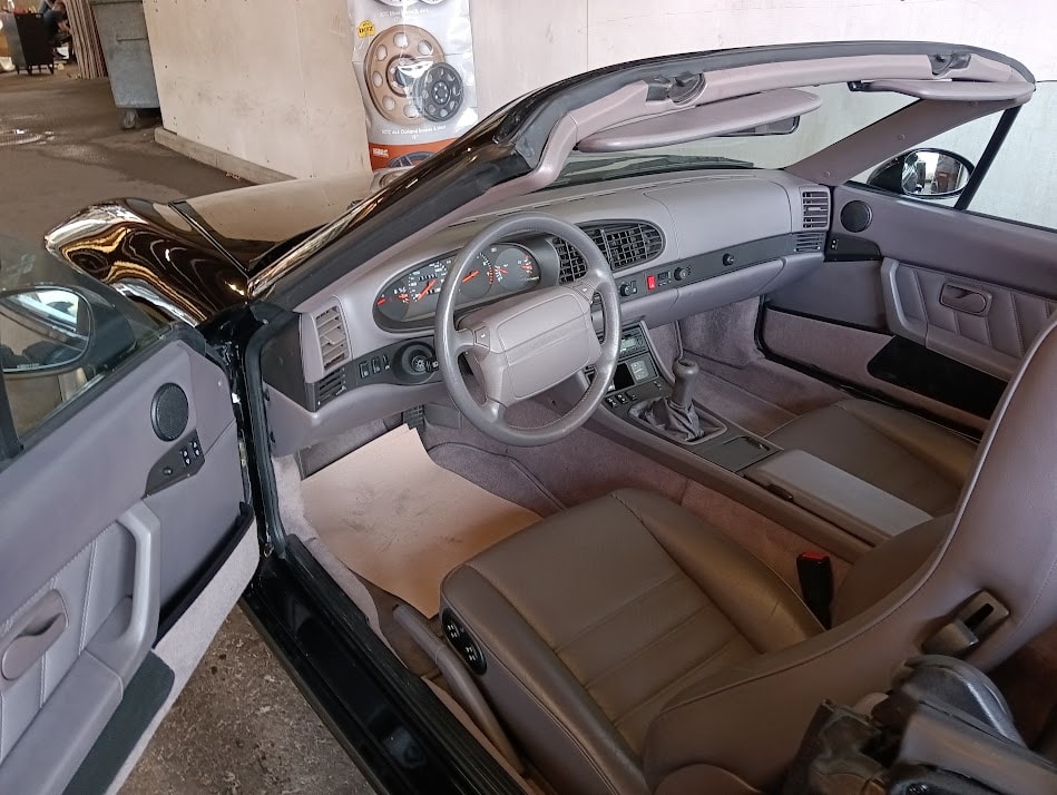 PORSCHE 968 Cabrio-image-11