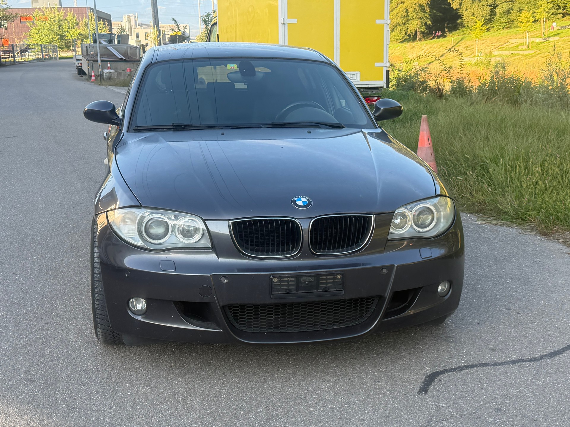 BMW 120i-image-1