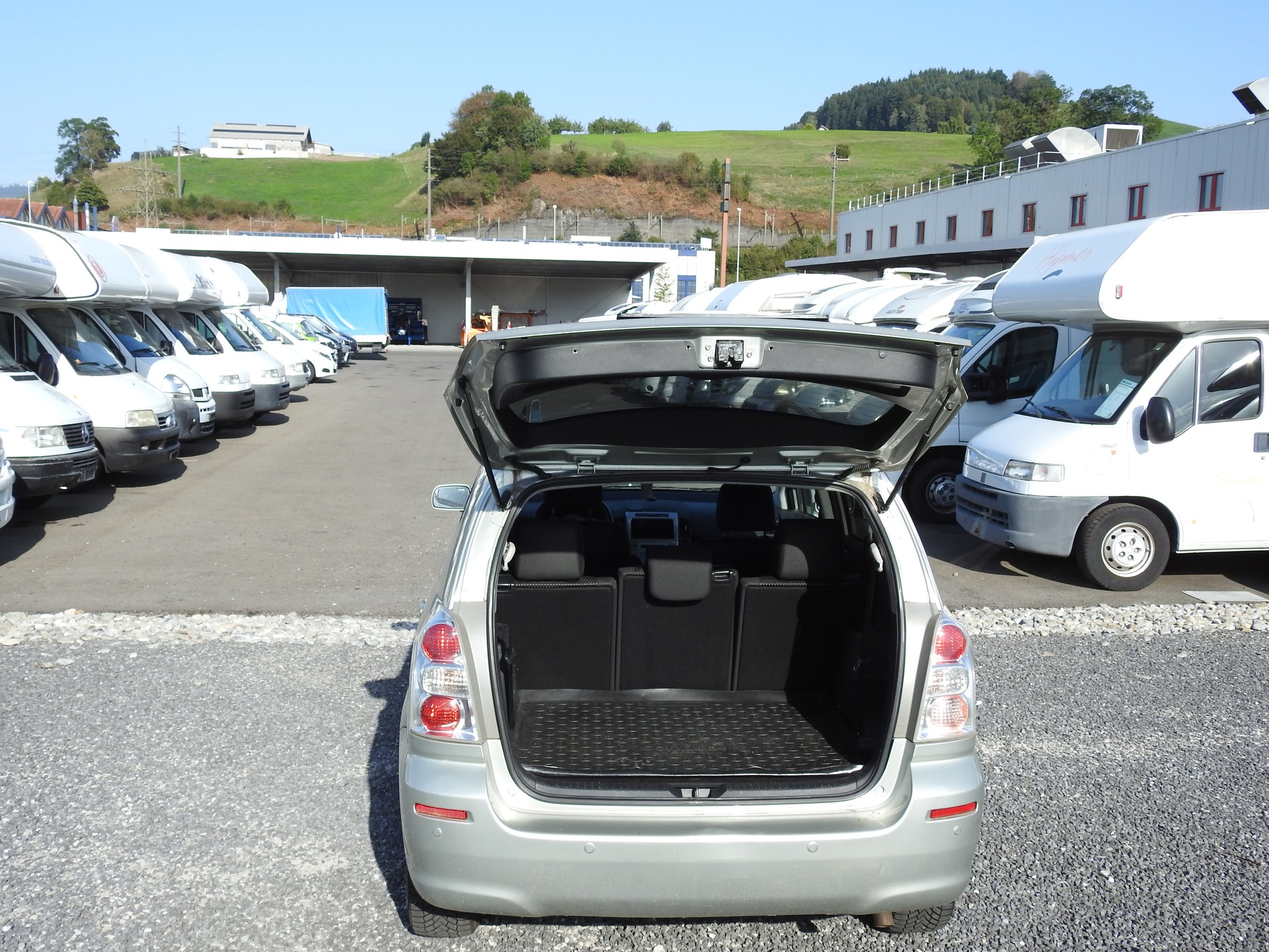 TOYOTA Corolla Verso 1.8 Linea Luna-image-9