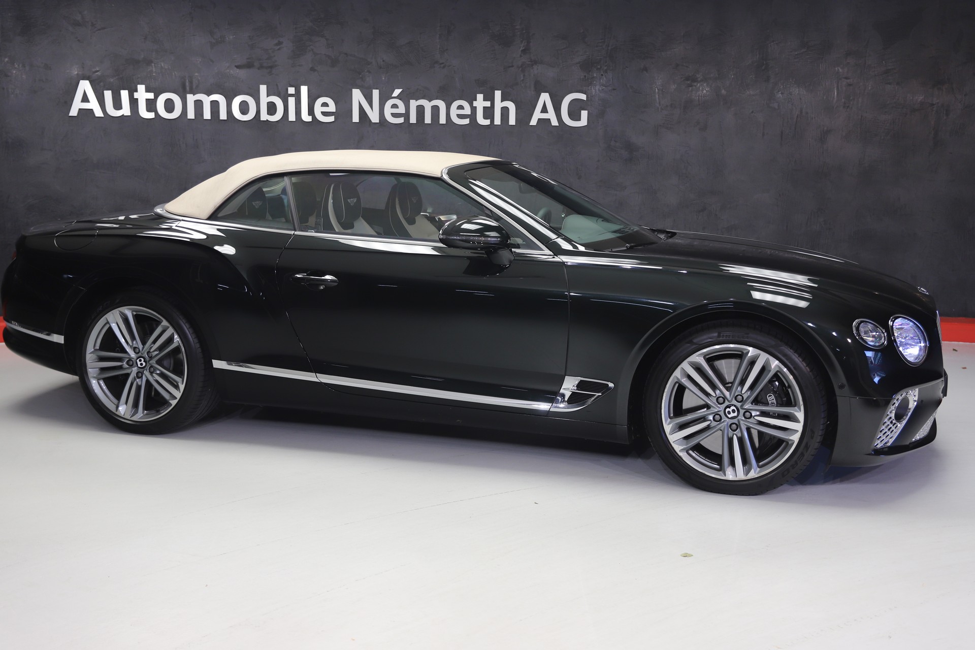 BENTLEY Continental GTC 4.0 V8-showroom-element-2