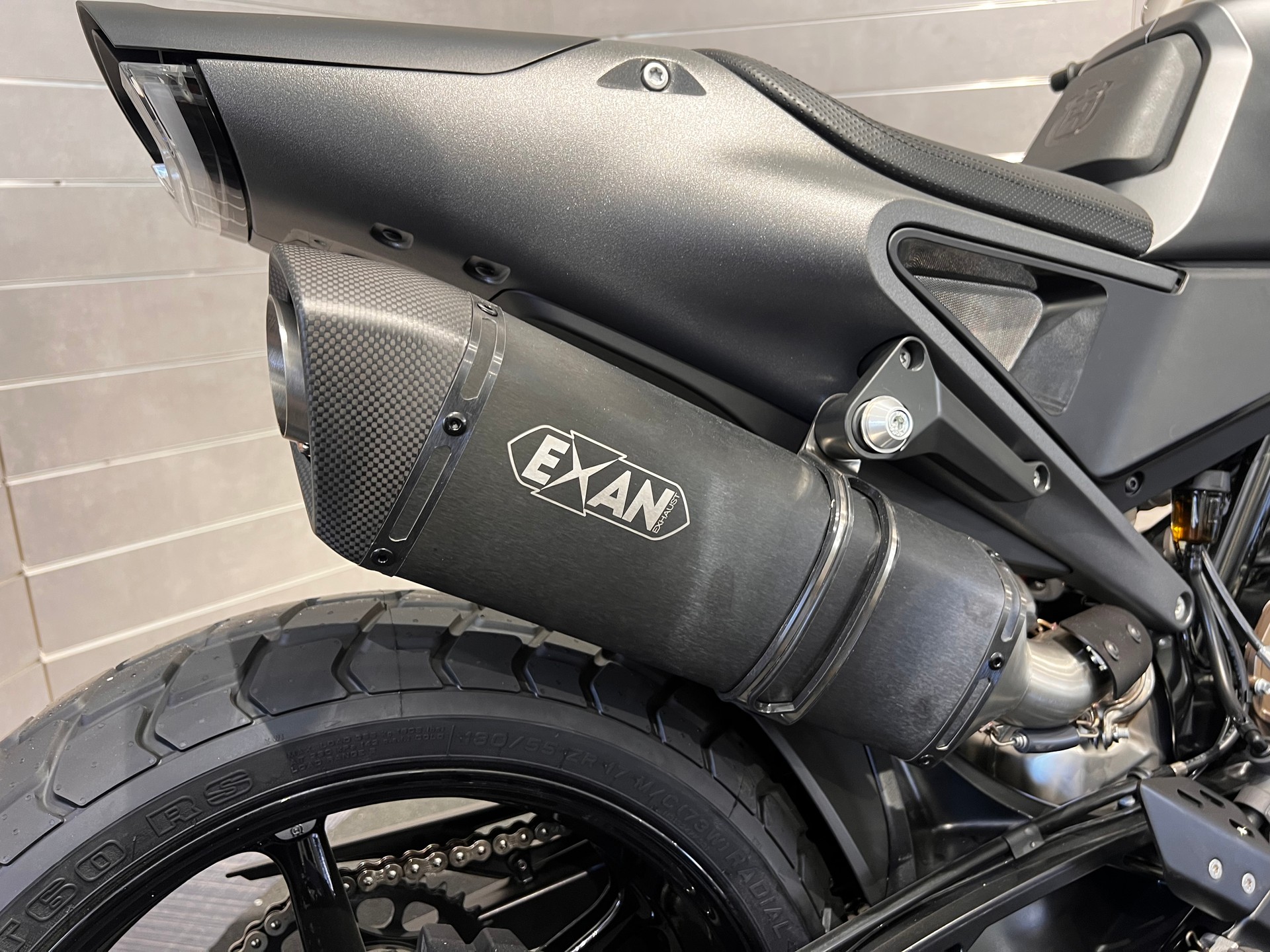 HUSQVARNA SVARTPILEN 801-image-10