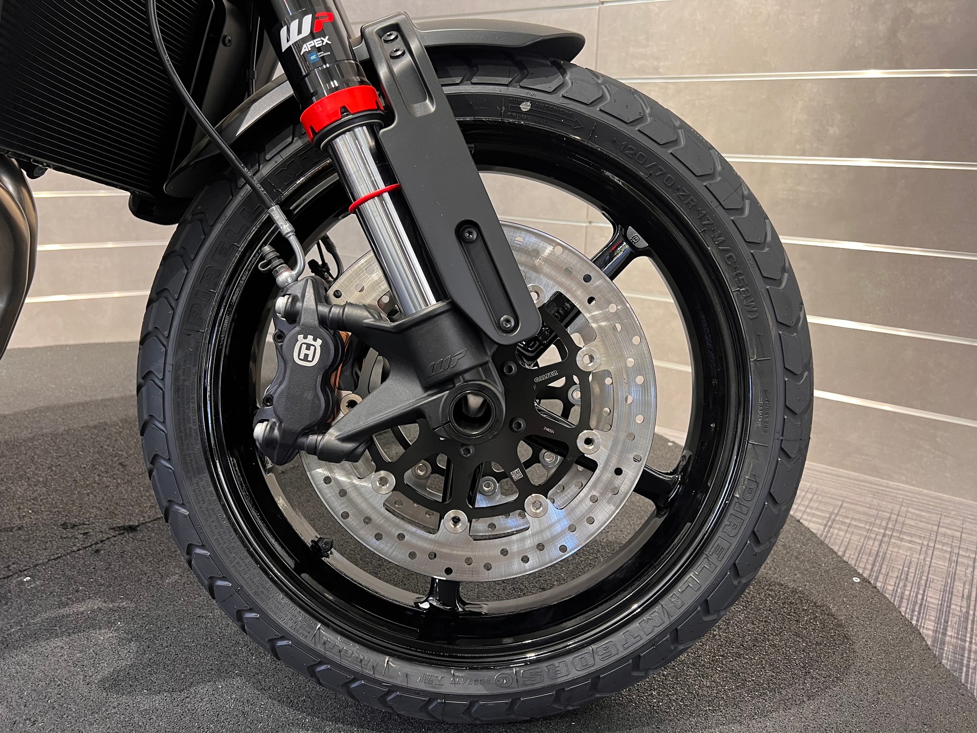 HUSQVARNA SVARTPILEN 801-image-9