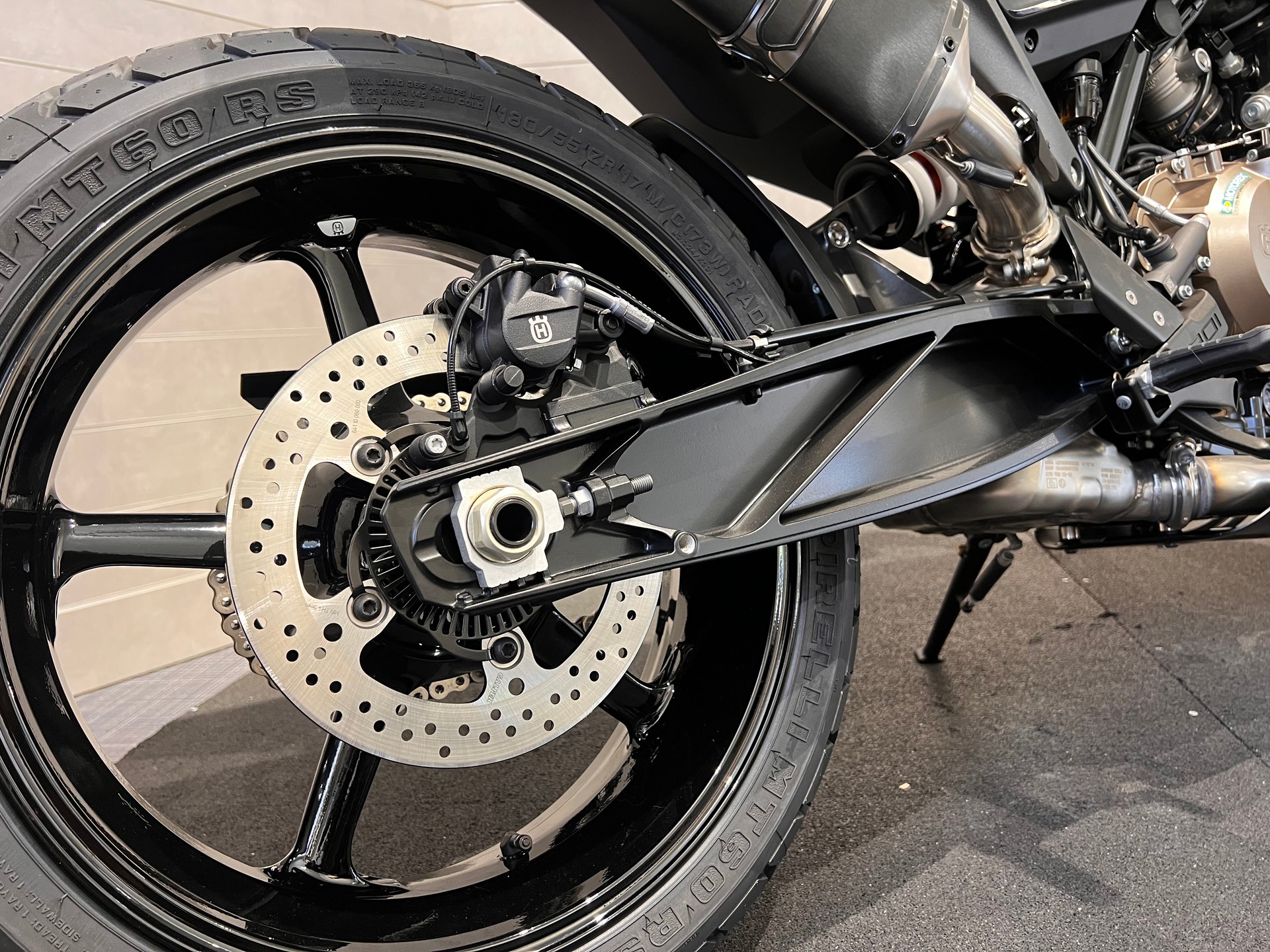 HUSQVARNA SVARTPILEN 801-image-11