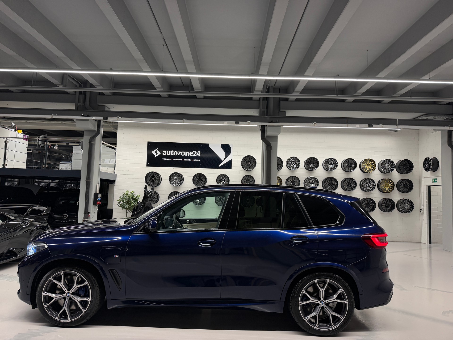 BMW X5 45e xDrive SAG *M Sport*CH-Auto*BMW Premium Selection Garantie bis 22.4.2027*Top Ausstattung*-image-12