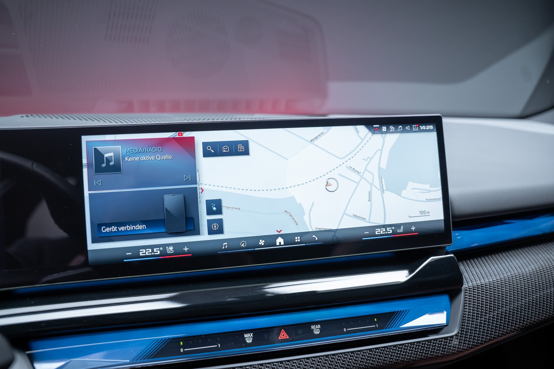 BMW i5 M60 xDrive M Sport Pro / CH-Fahrzeug /Iconic Glow / Panorama-Glasdach-image-39