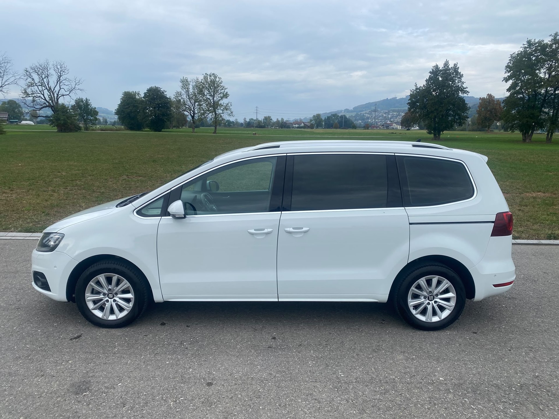 SEAT Alhambra 2.0 TDI 4Drive Style-image-1