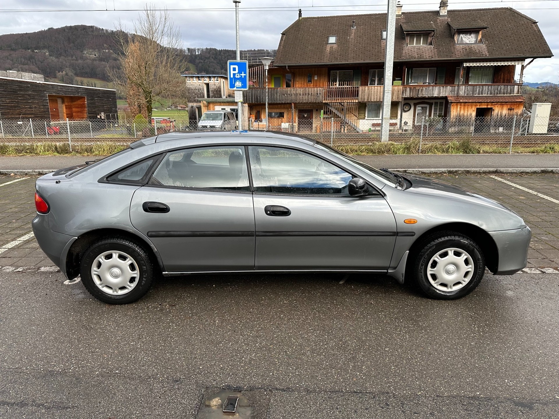 MAZDA 323 F 1.5i FIXPREIS