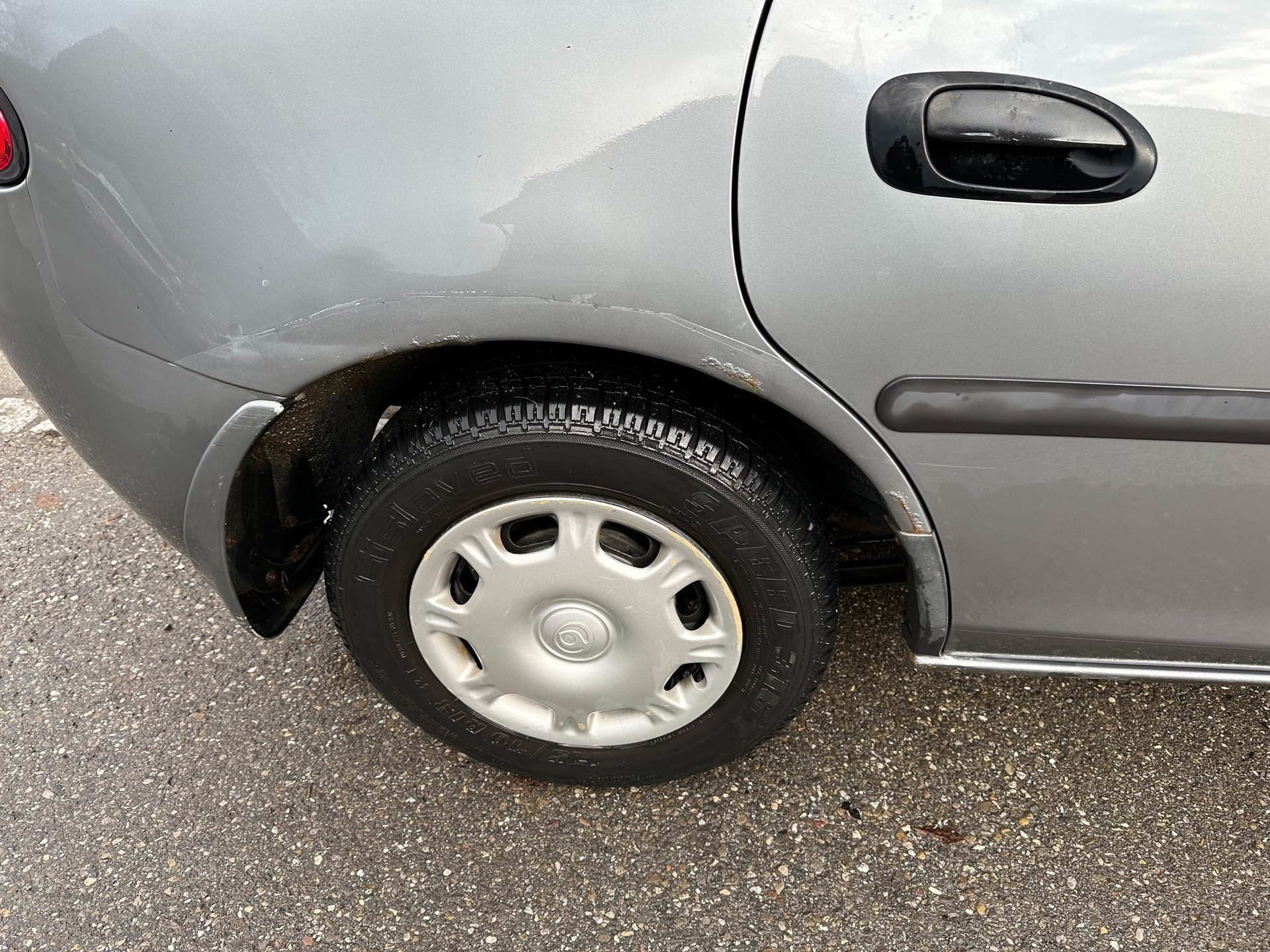 MAZDA 323 F 1.5i FIXPREIS-showroom-element-1
