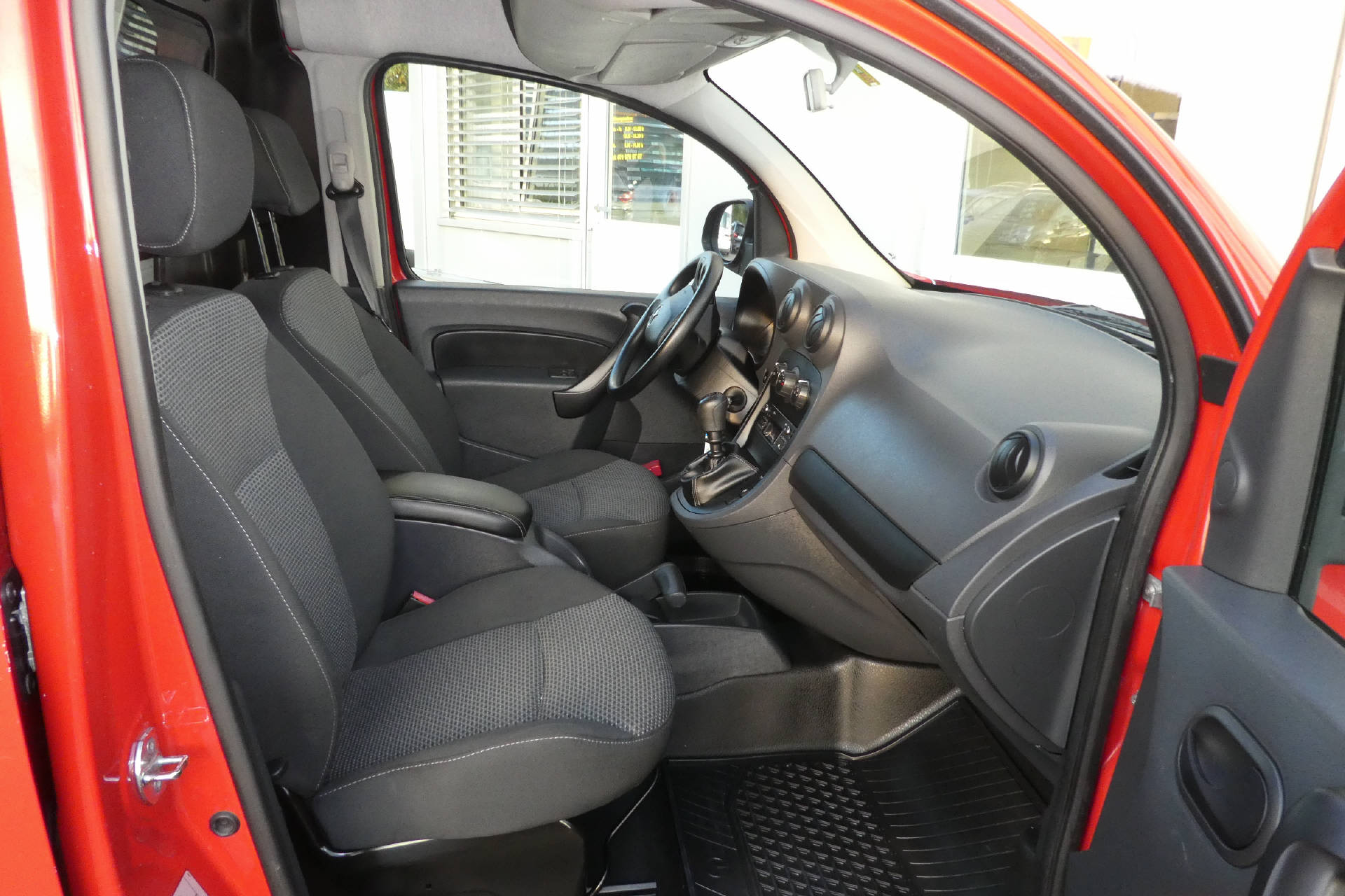 MERCEDES-BENZ Citan 111 Kaw. L 1.5 CDI-image-9