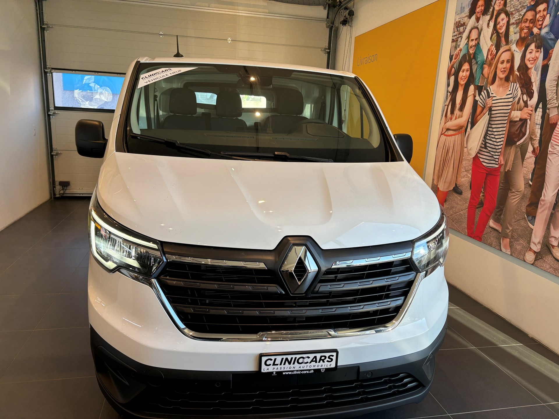 RENAULT Trafic 2.0 Blue dCi 130 Advance L1H1-showroom-element-1