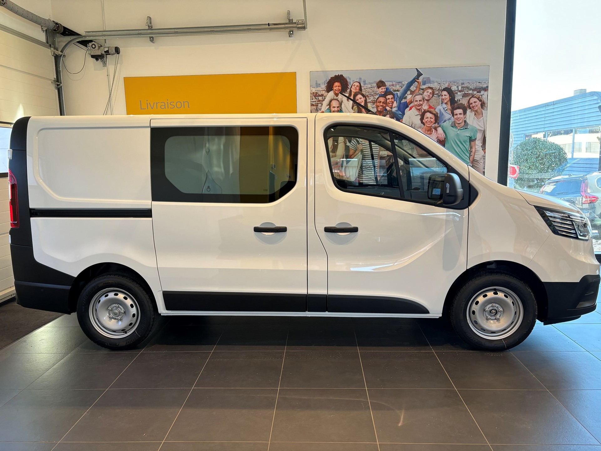 RENAULT Trafic 2.0 Blue dCi 130 Advance L1H1-showroom-element-3