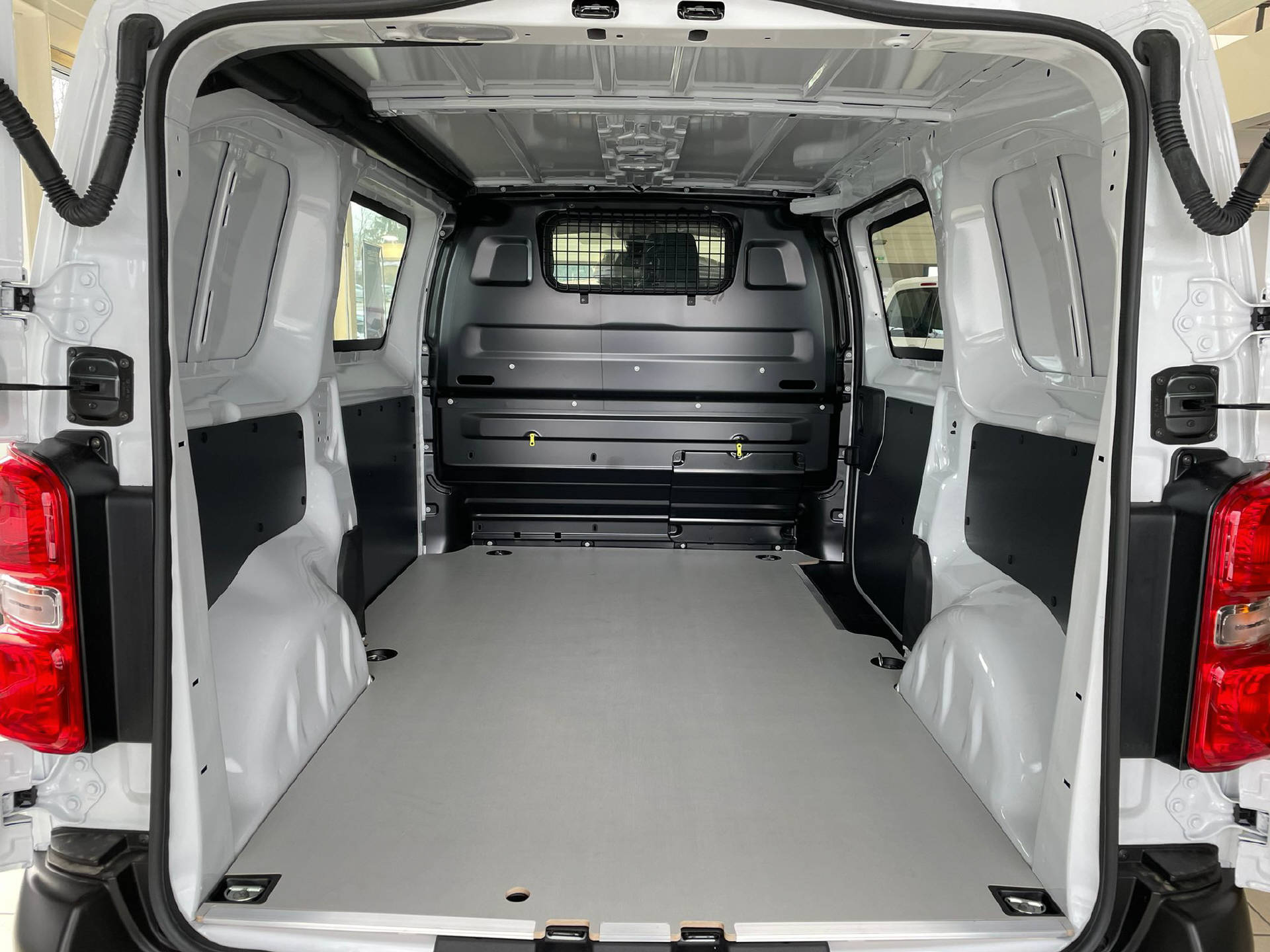 PEUGEOT e-Expert Kaw. Standard 50 kWh-image-15