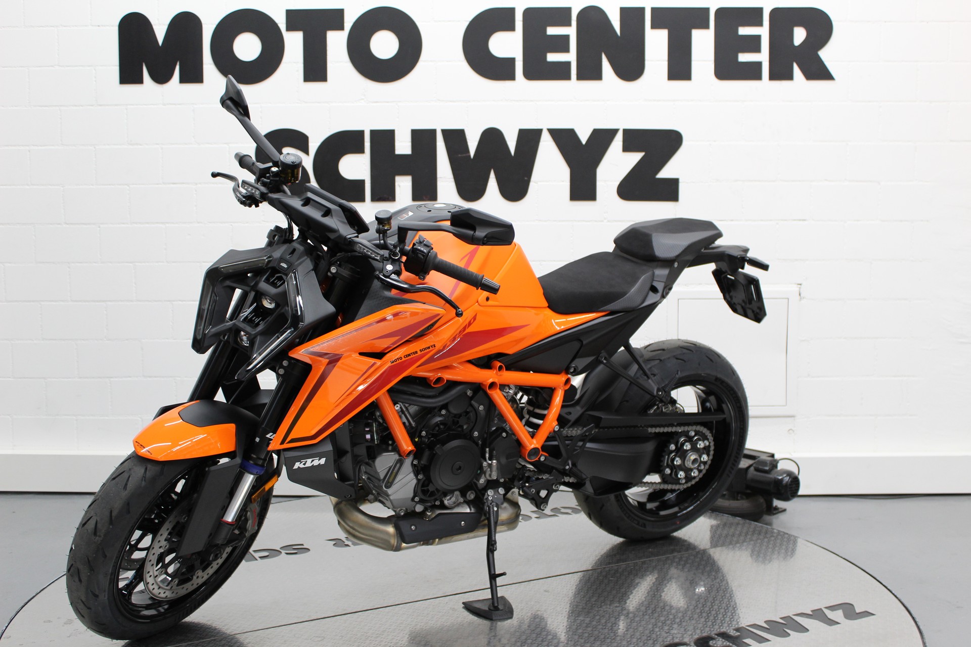 KTM 1390 Super Duke R EVO-image-4