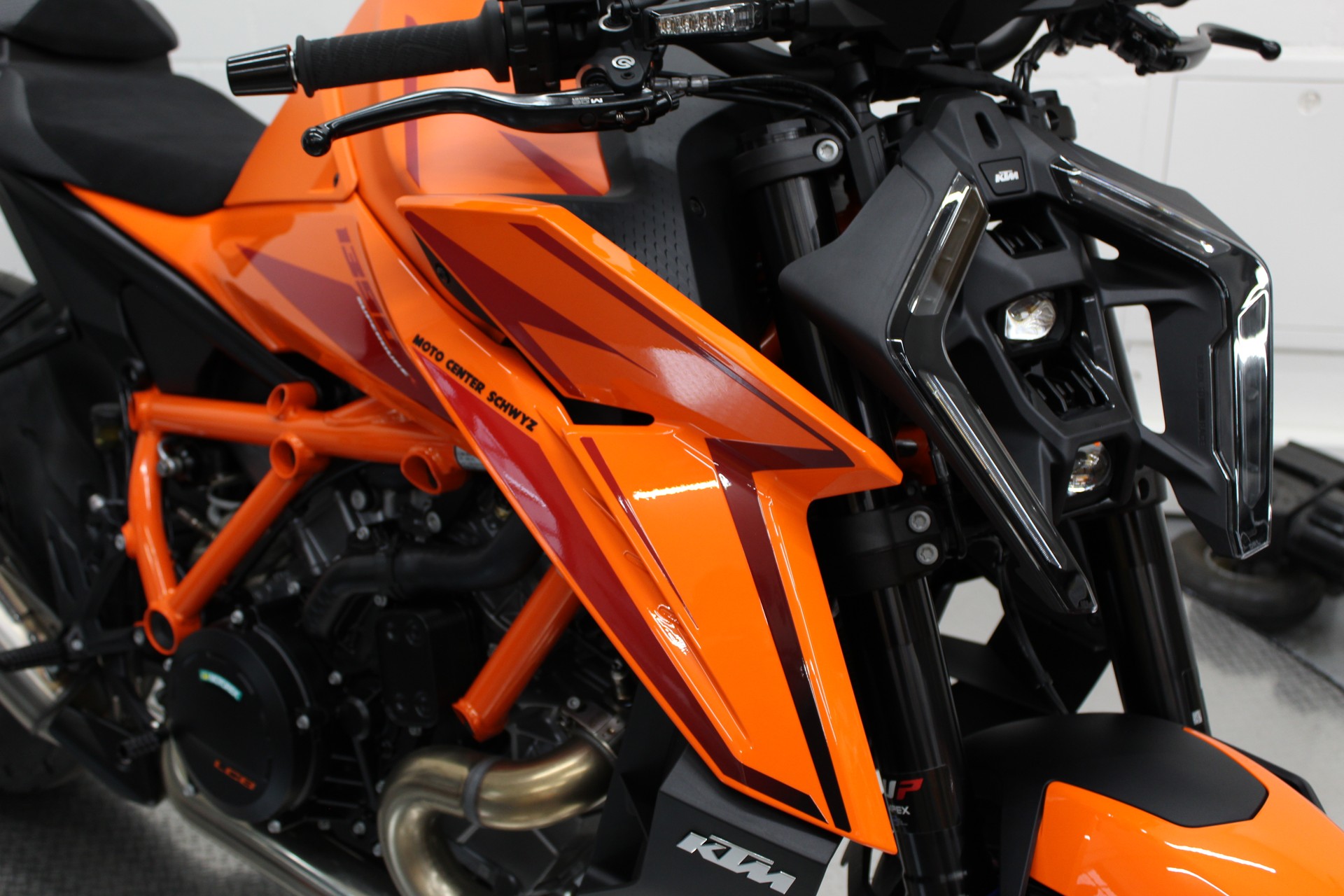 KTM 1390 Super Duke R EVO-image-7