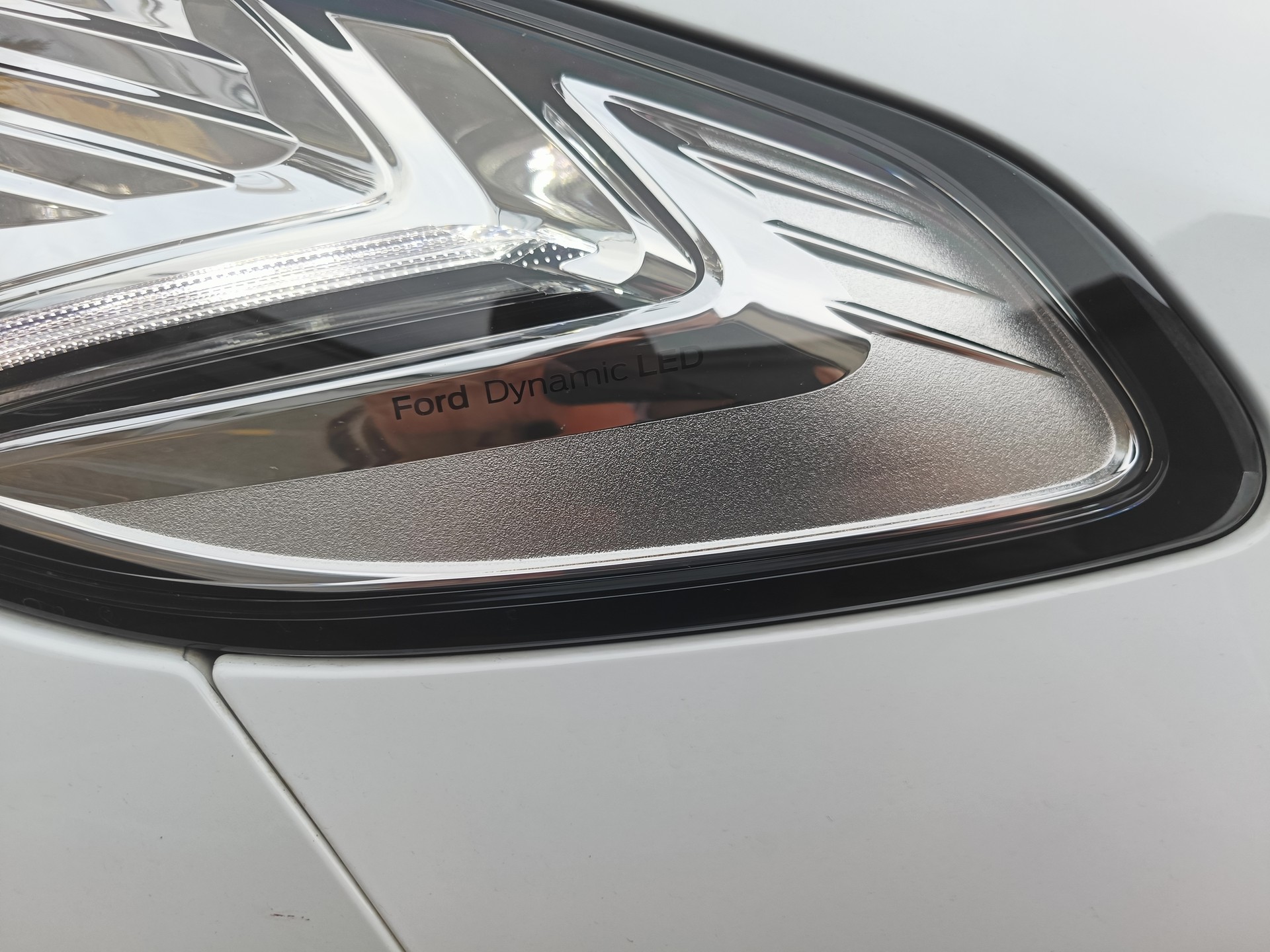 FORD Mondeo 2.0 Diesel Titanium 180PS Automat-image-4
