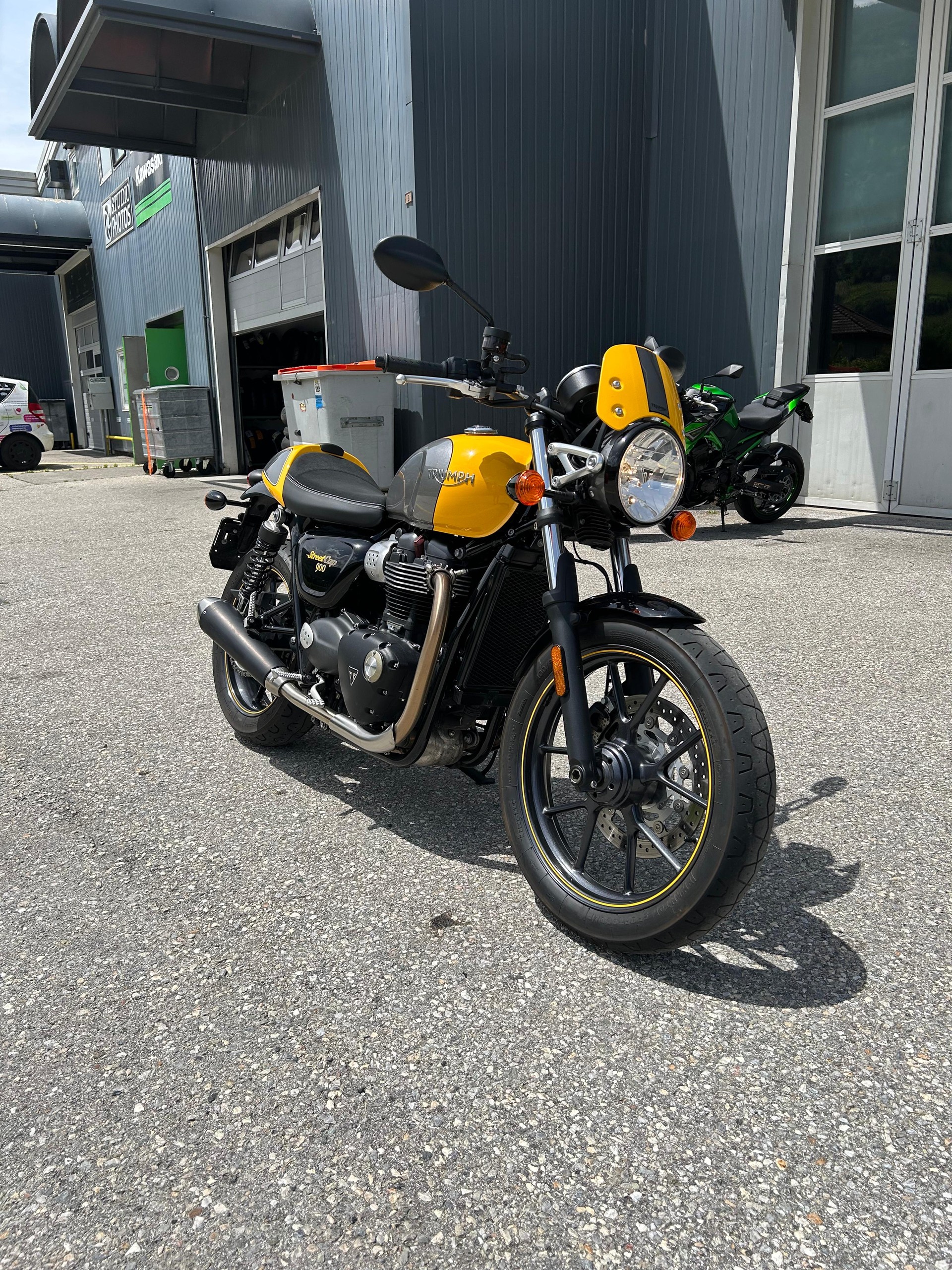 TRIUMPH Street Twin 900 Street Cup ABS-image-3