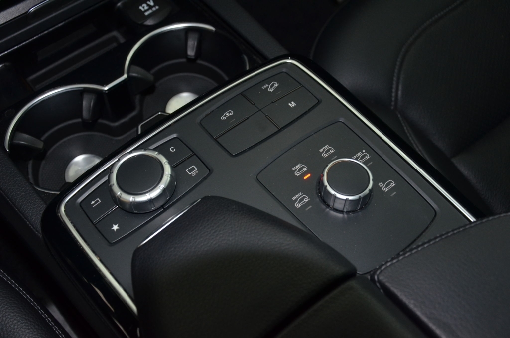 MERCEDES-BENZ GLE 43 AMG 4Matic 9G-Tronic-image-23