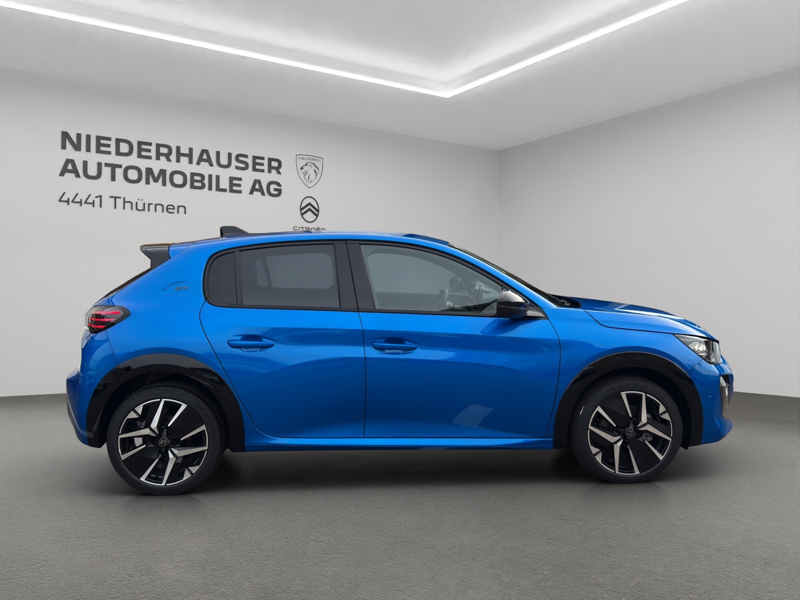 PEUGEOT 208 1.2 Hybrid GT-showroom-element-1