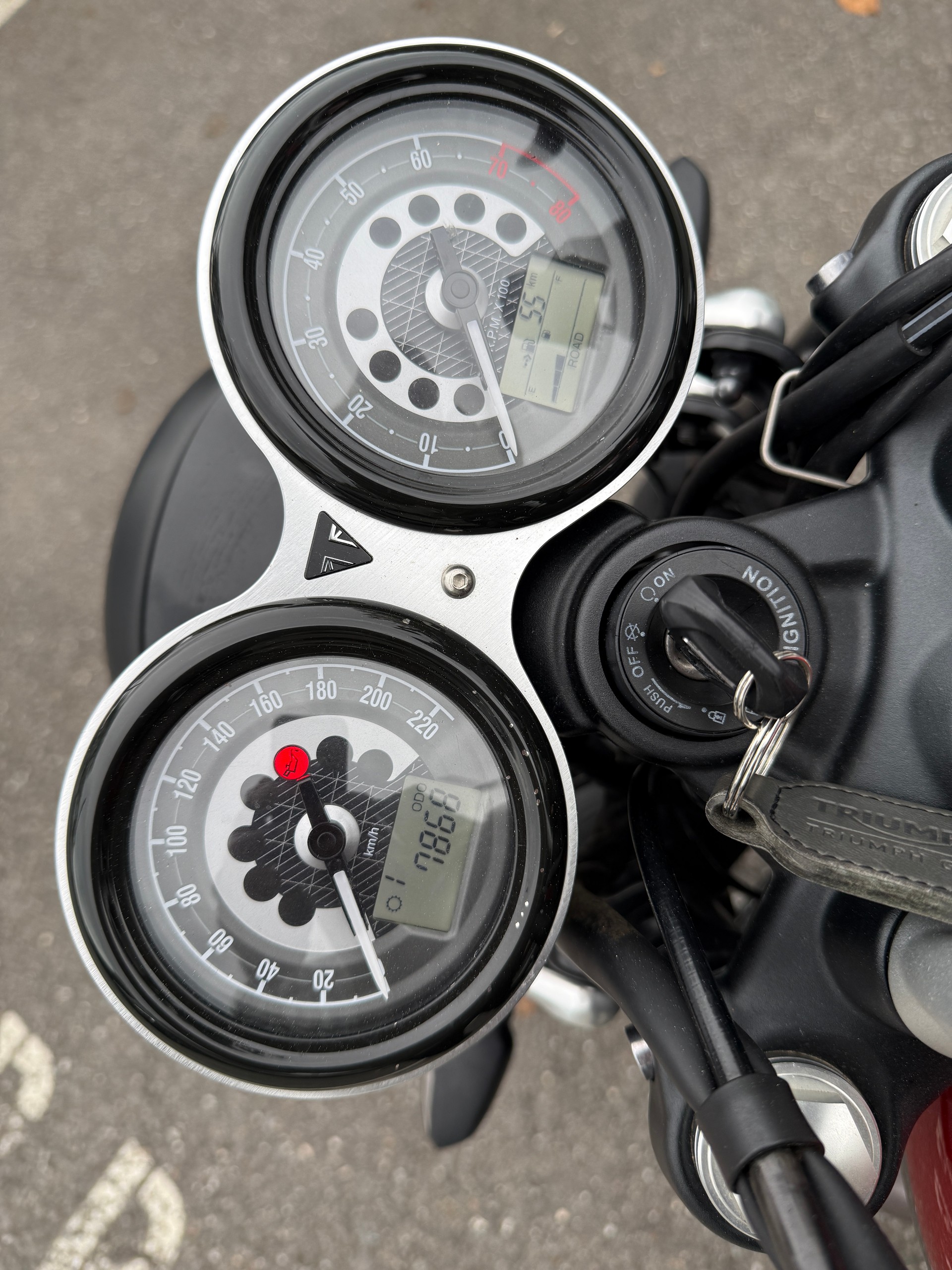 TRIUMPH Speed Twin 1200-image-3
