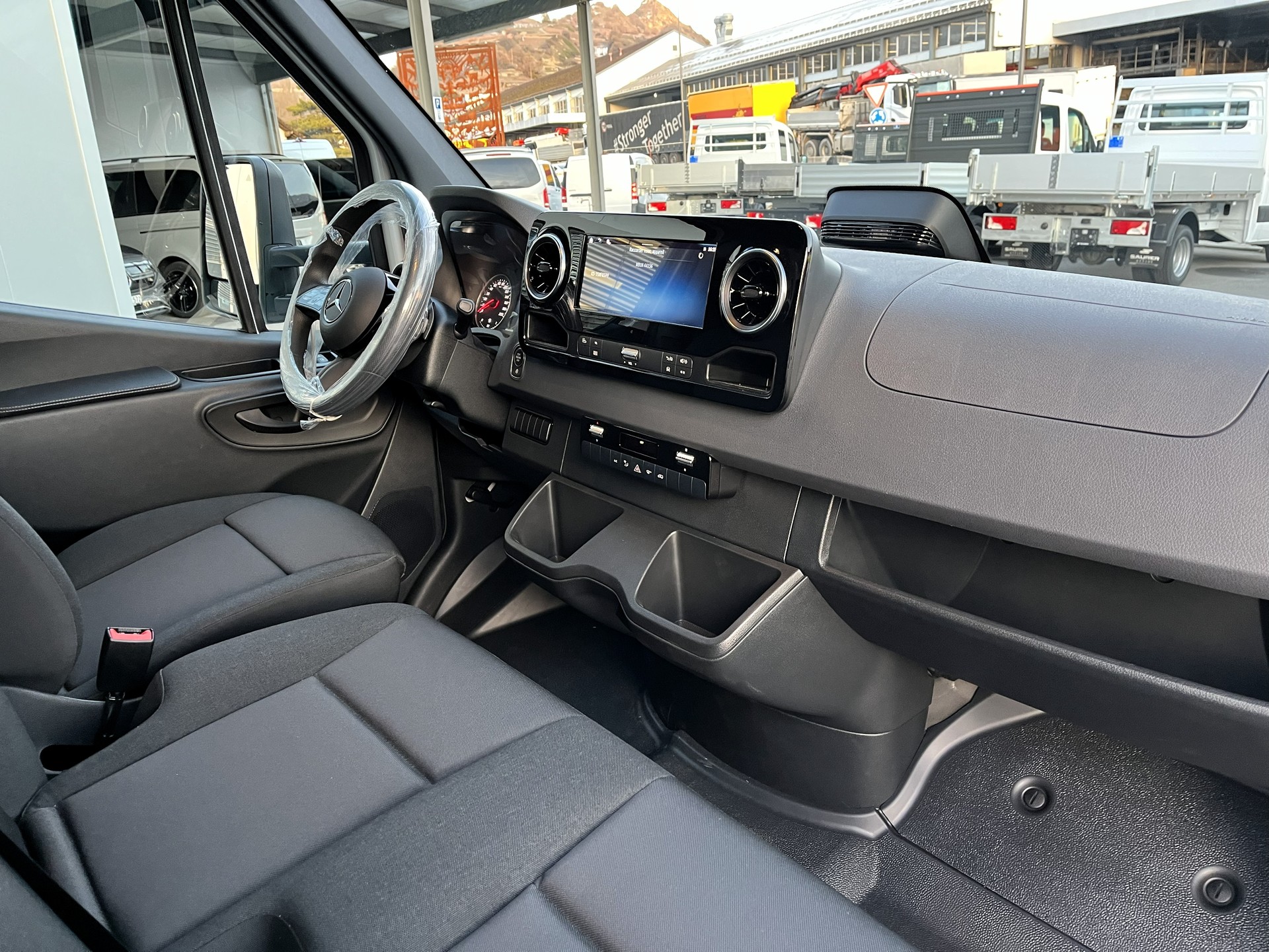 MERCEDES-BENZ 319 CDI-image-5