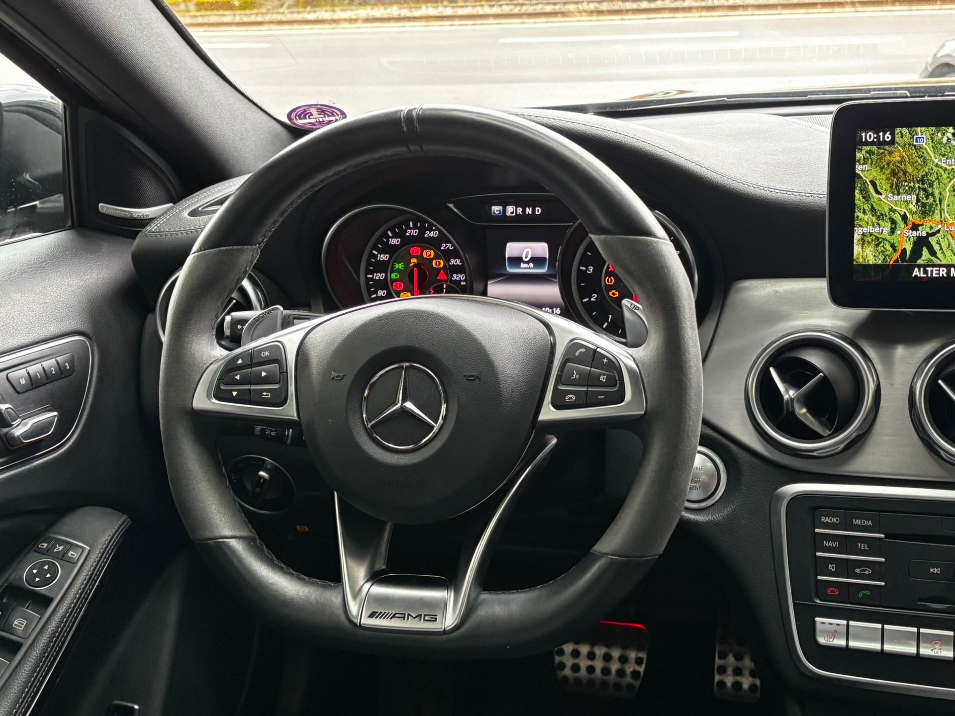 MERCEDES-BENZ GLA 45 AMG 4Matic 7G-DCT-image-16