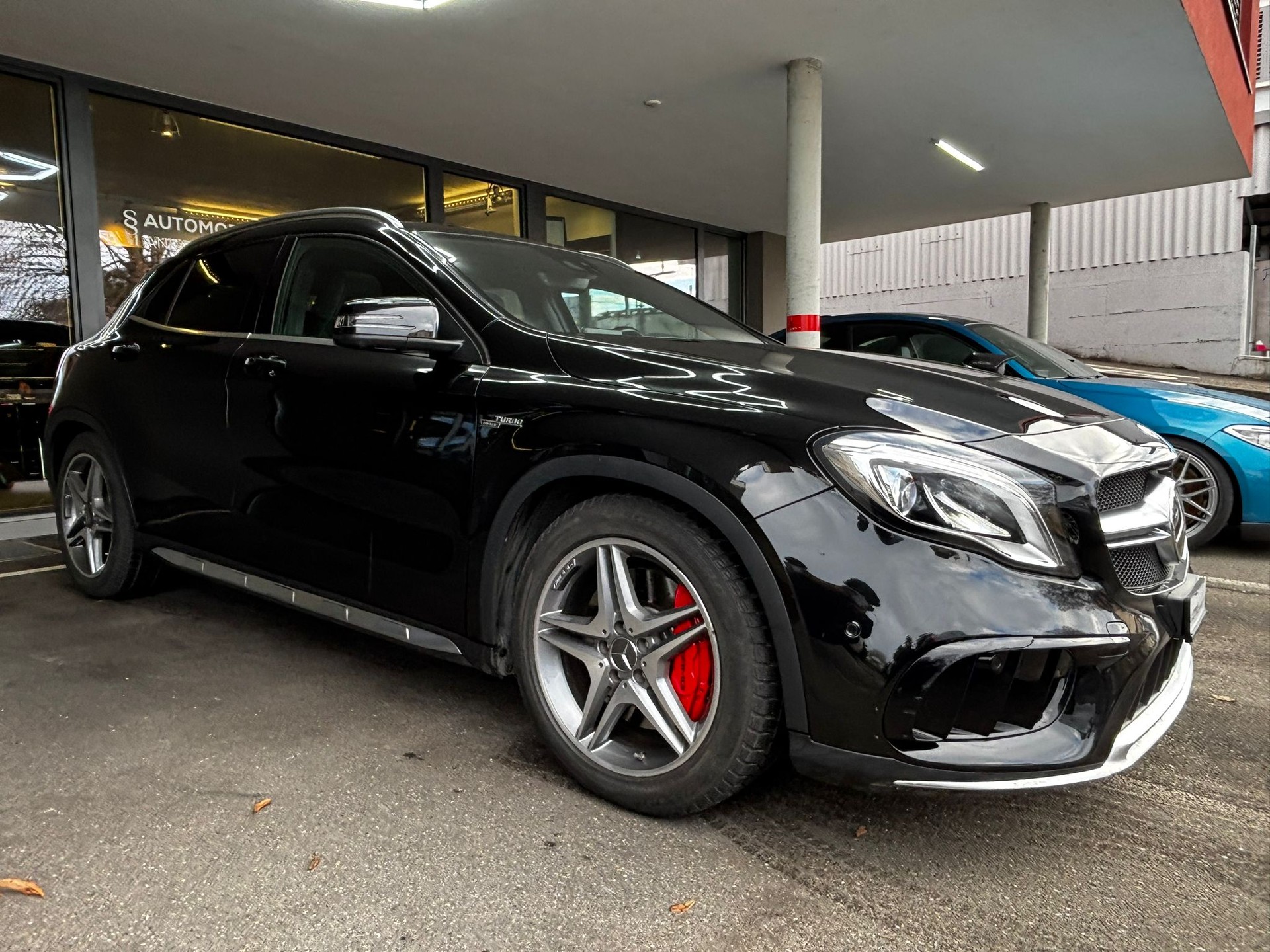 MERCEDES-BENZ GLA 45 AMG 4Matic 7G-DCT-showroom-element-2