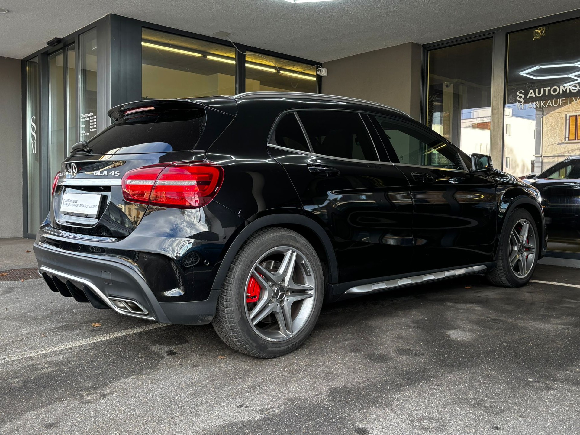 MERCEDES-BENZ GLA 45 AMG 4Matic 7G-DCT-image-5
