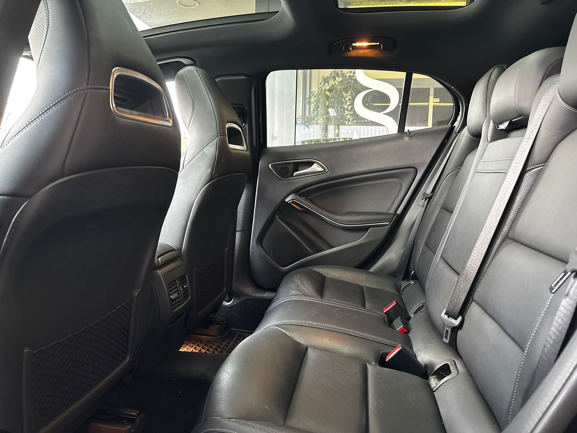 MERCEDES-BENZ GLA 45 AMG 4Matic 7G-DCT-image-9