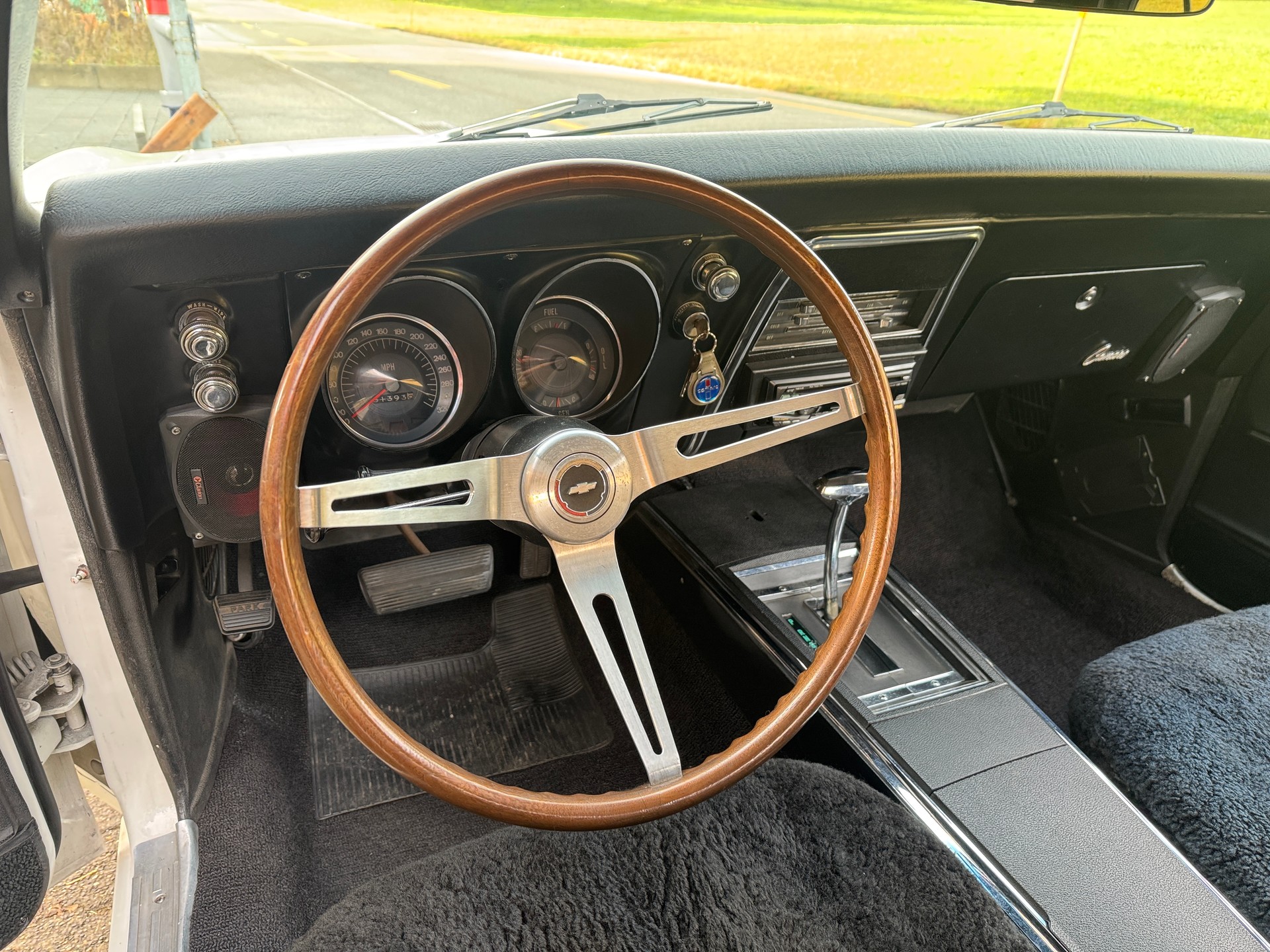 CHEVROLET Camaro SS350-image-10