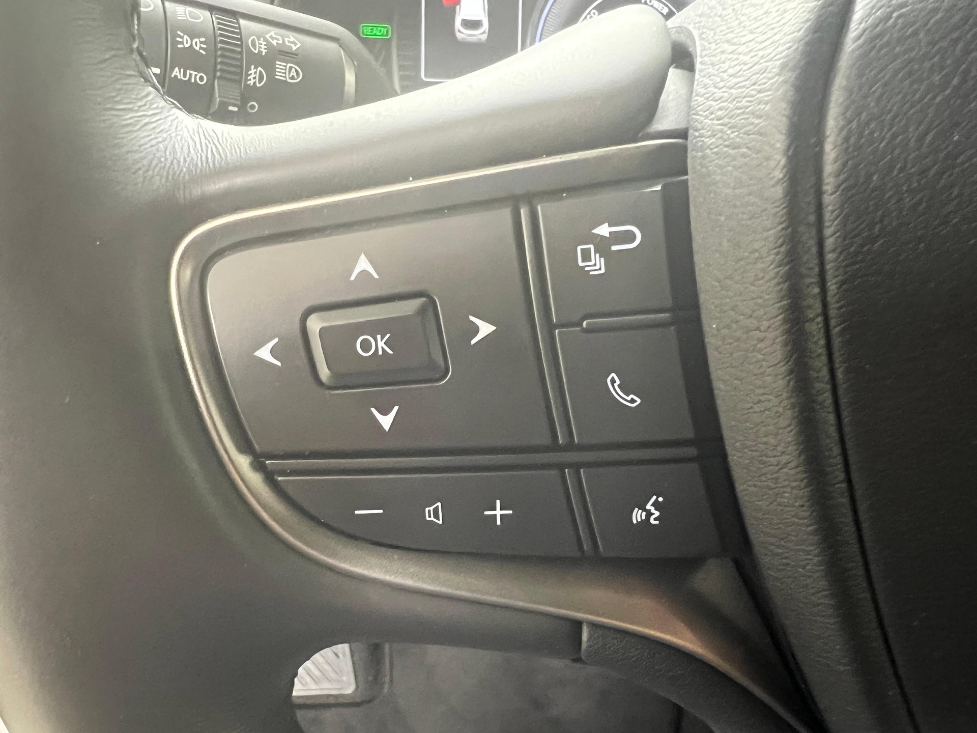 LEXUS UX 250h Comfort / Jetzt mit attraktivem 1,99% Leasing-image-17