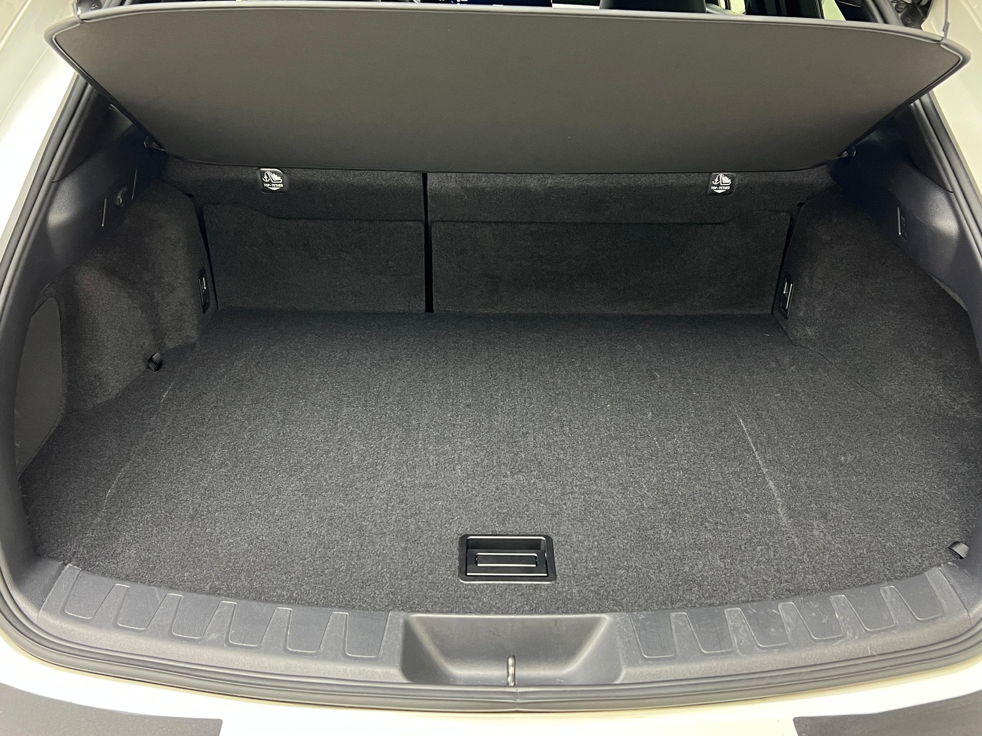 LEXUS UX 250h Comfort / Jetzt mit attraktivem 1,99% Leasing-image-5