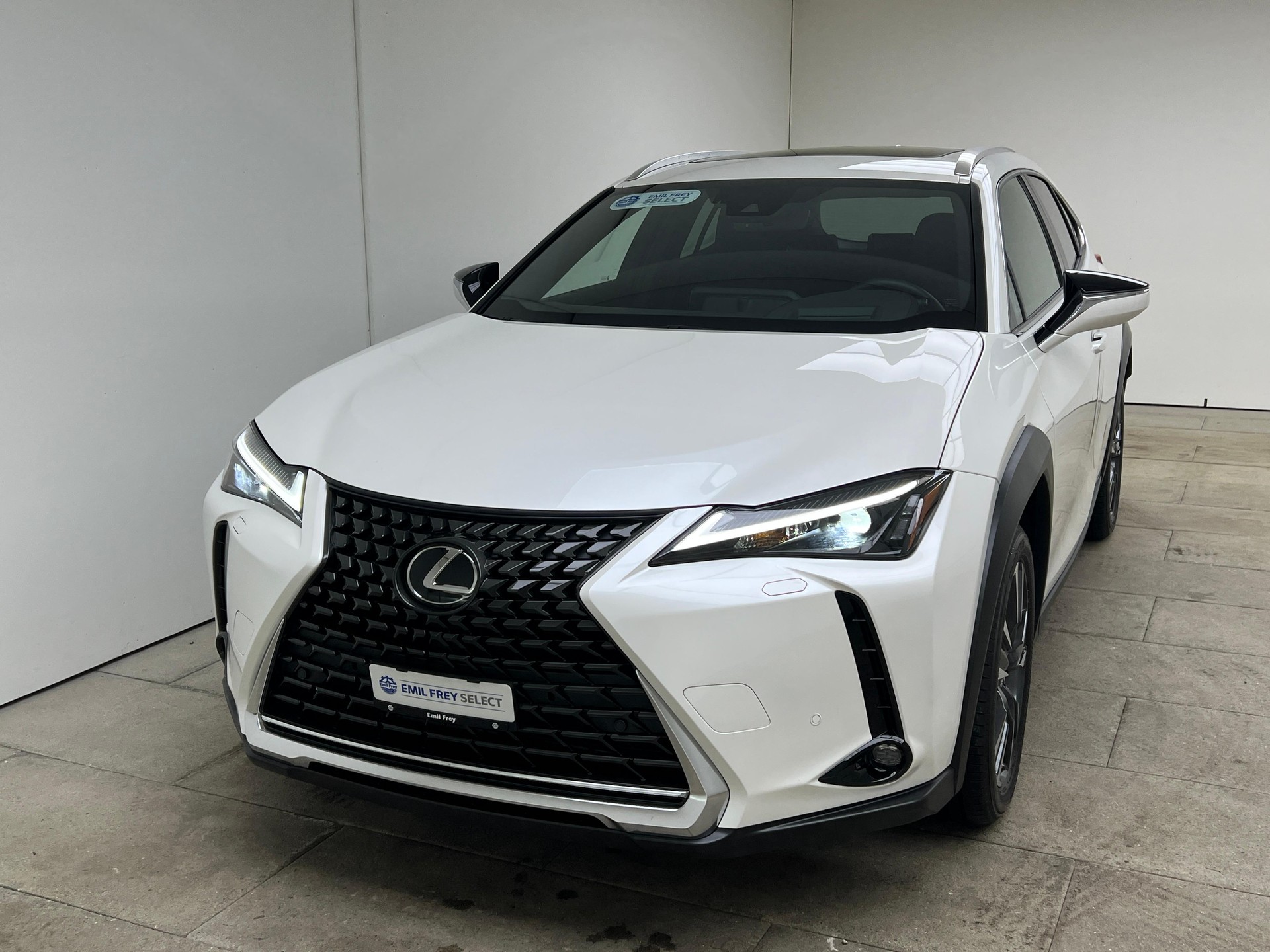 LEXUS UX 250h Comfort / Jetzt mit attraktivem 1,99% Leasing