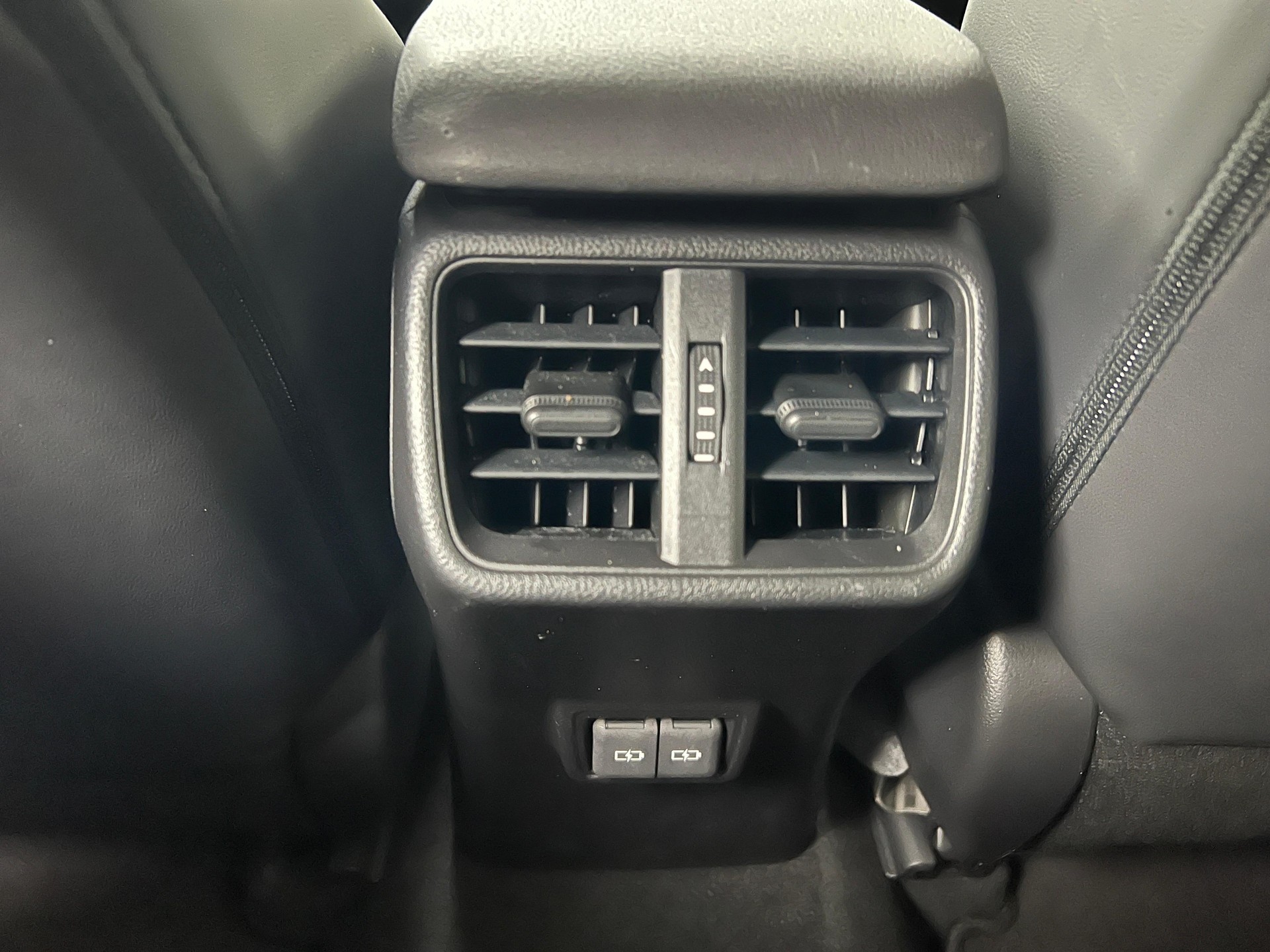 LEXUS UX 250h Comfort / Jetzt mit attraktivem 1,99% Leasing-image-20