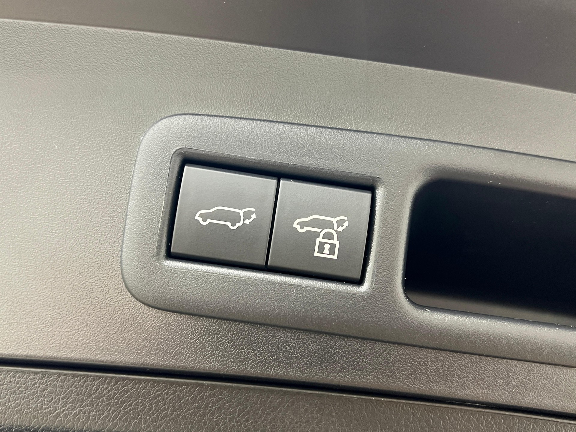 LEXUS UX 250h Comfort / Jetzt mit attraktivem 1,99% Leasing-image-6