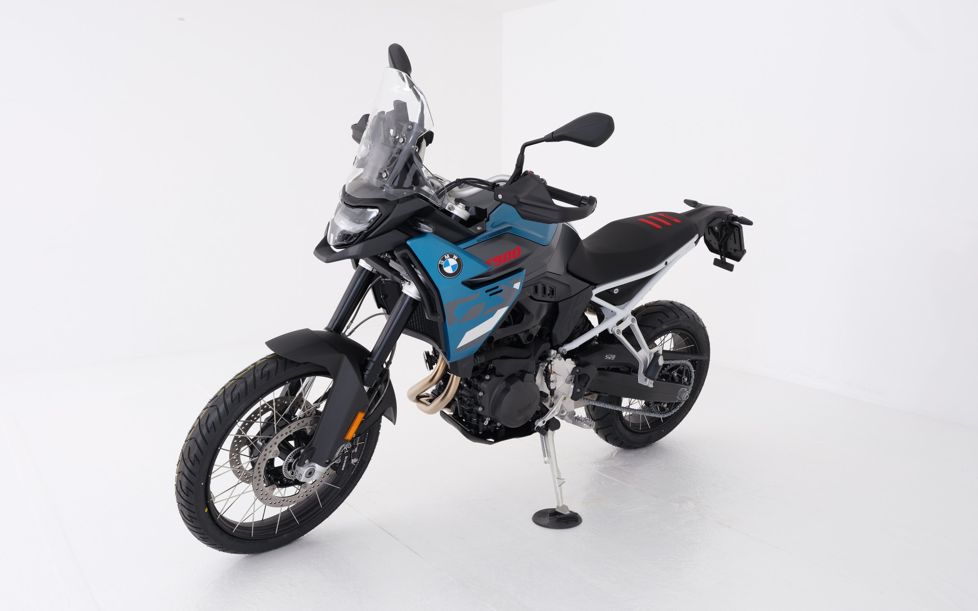 BMW F 900 GS-image-4