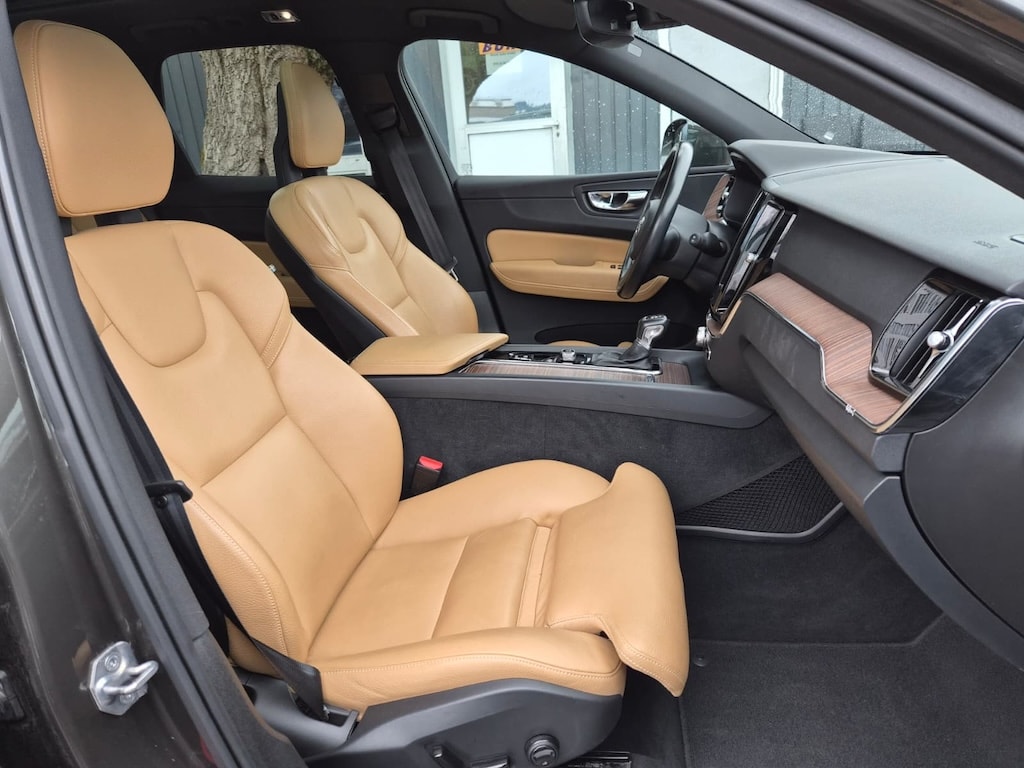 VOLVO XC60 D4 AWD Inscription Geartronic-image-11