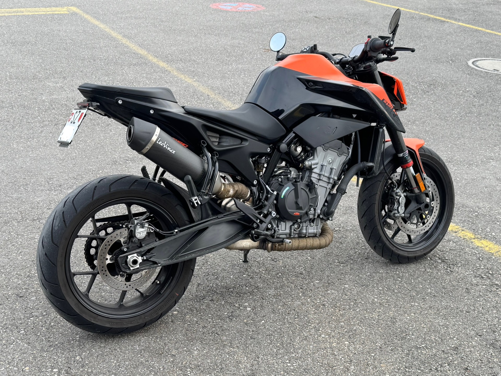 KTM 890 Duke-image-1
