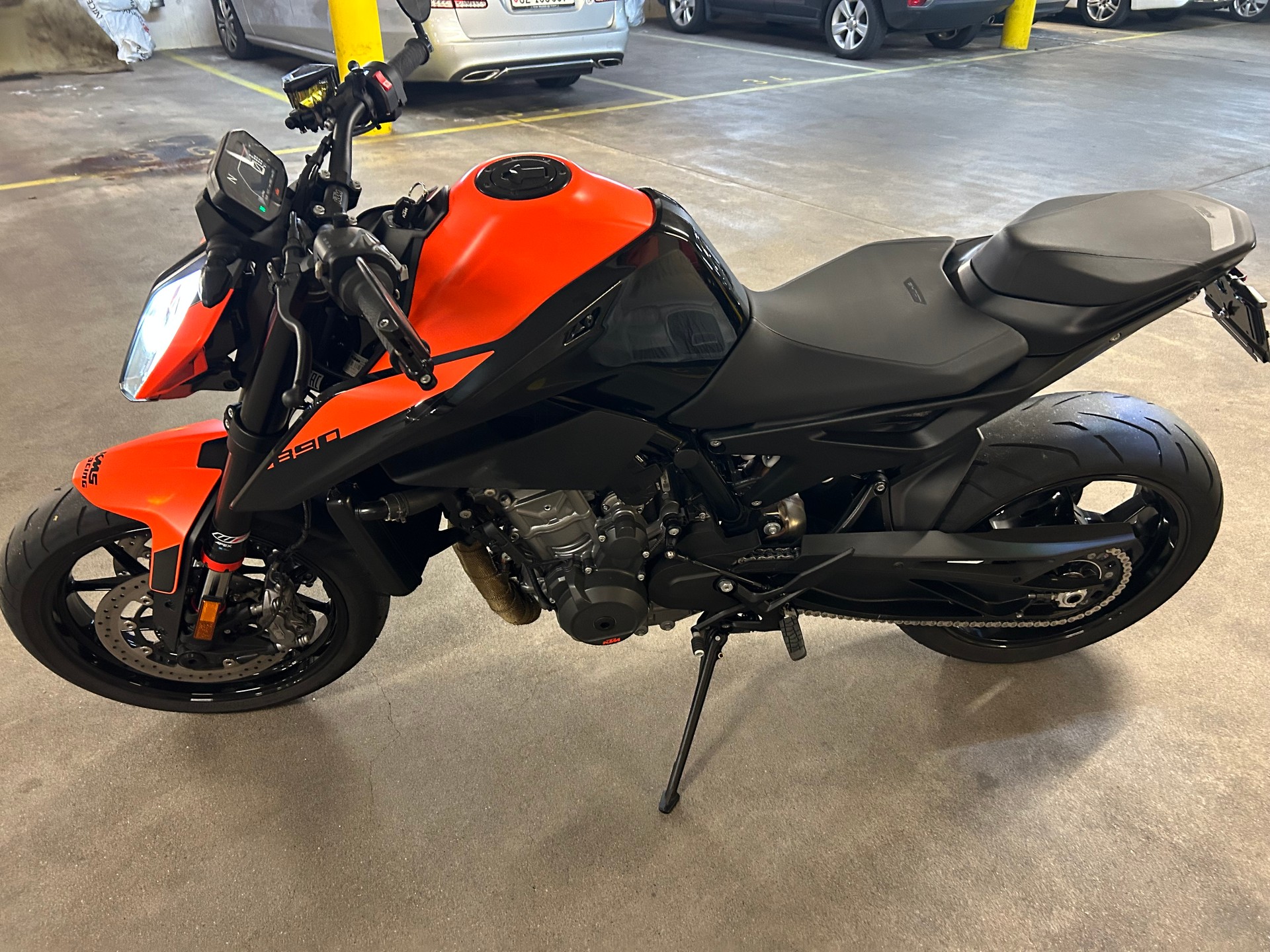 KTM 890 Duke-image-2