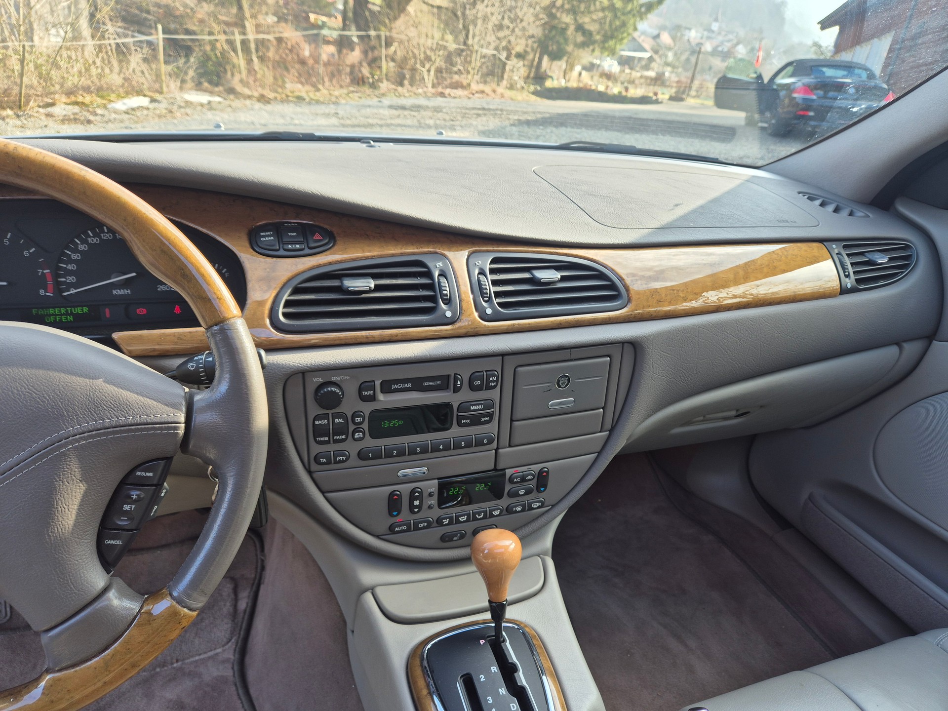 JAGUAR S-Type 4.0 V8-image-24
