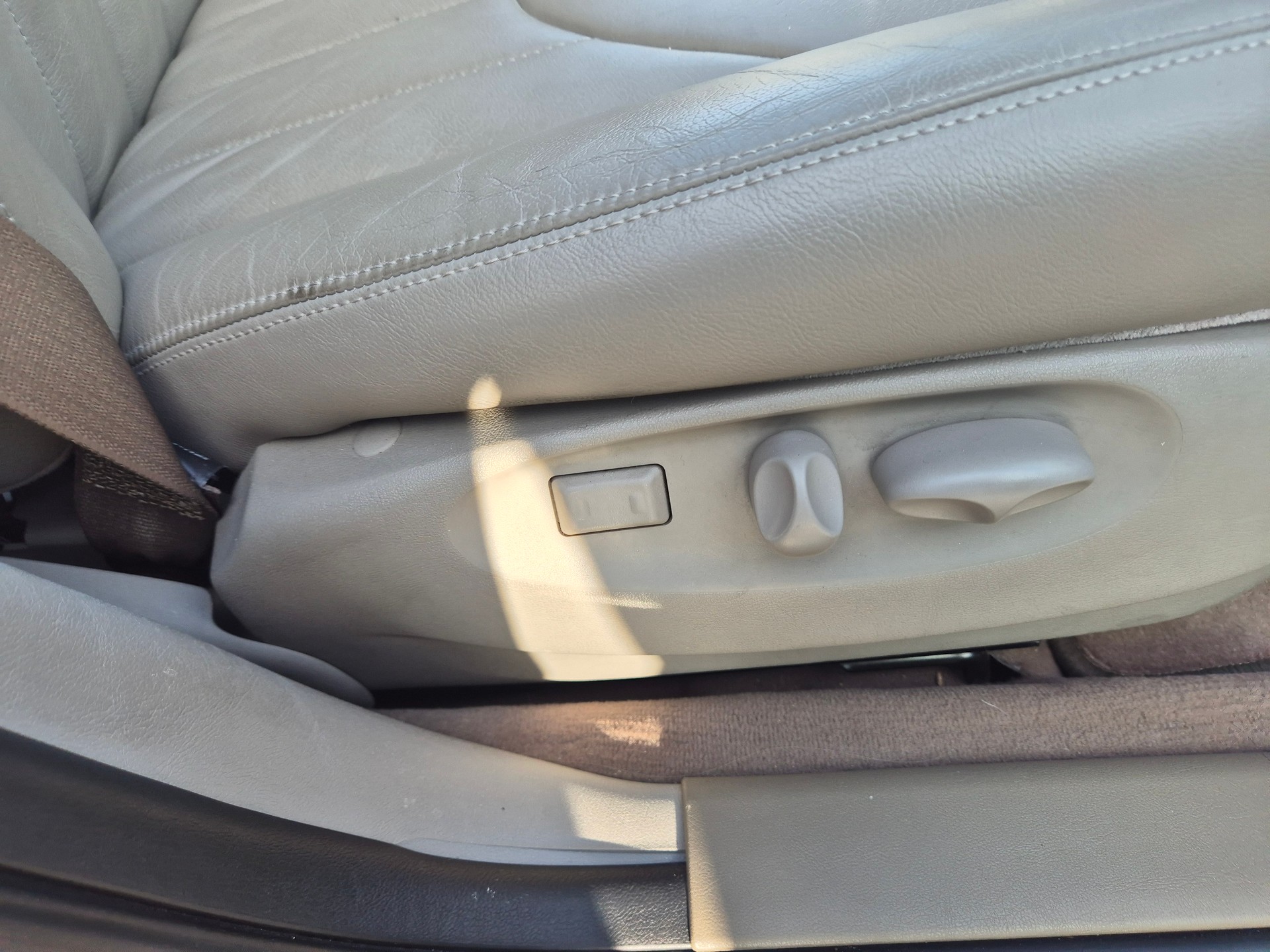 JAGUAR S-Type 4.0 V8-image-15