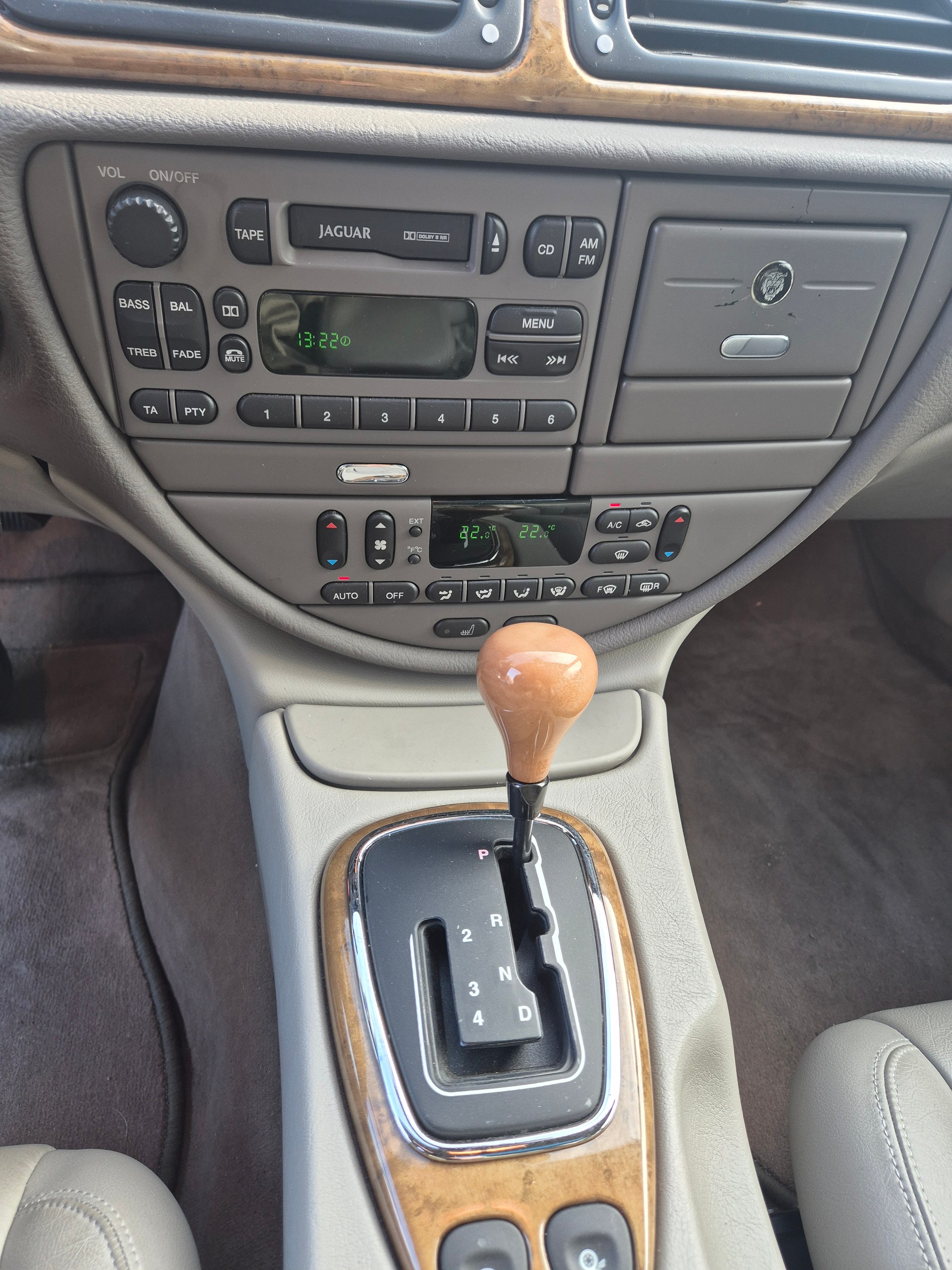 JAGUAR S-Type 4.0 V8-image-21