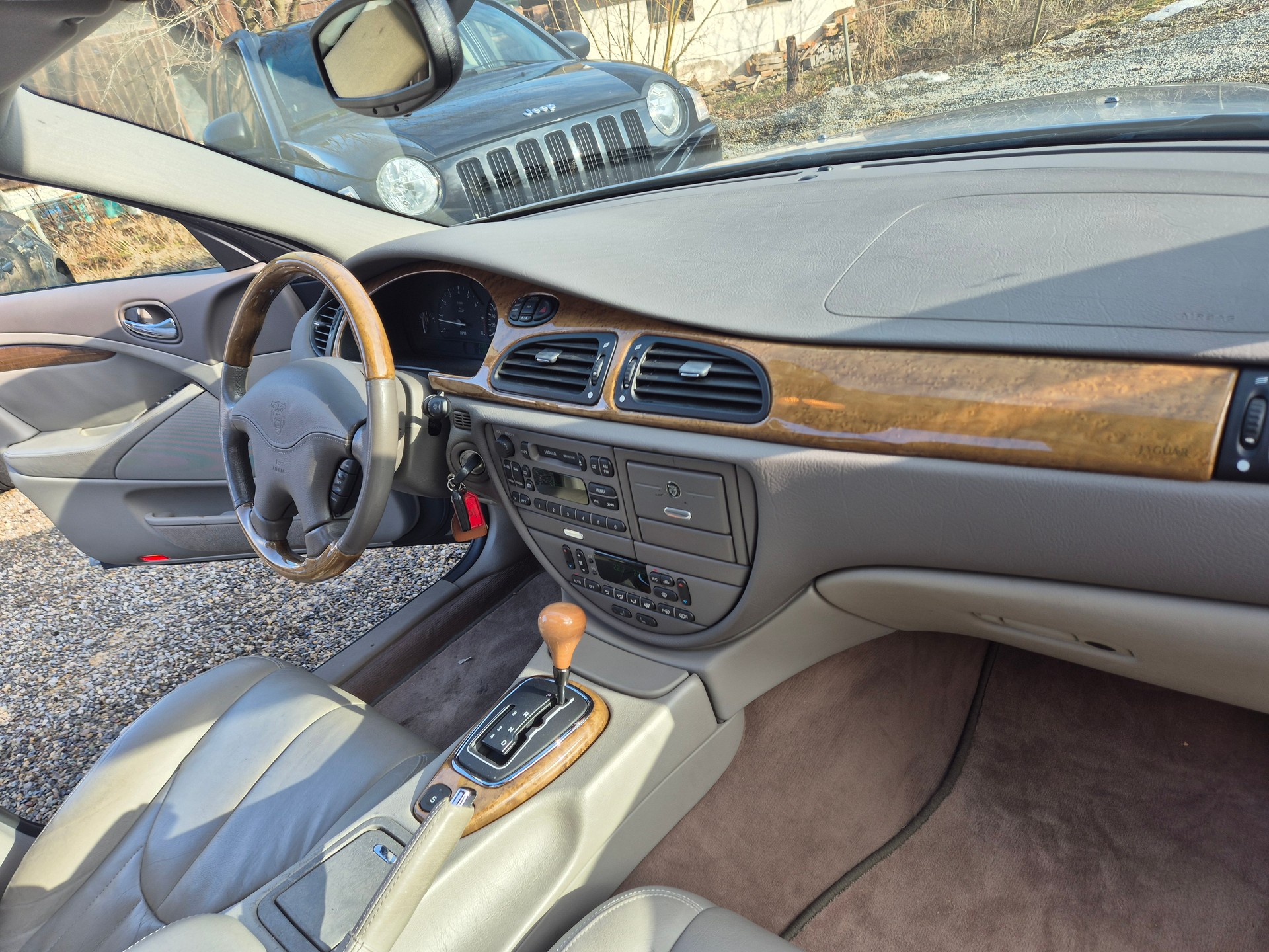 JAGUAR S-Type 4.0 V8-image-27