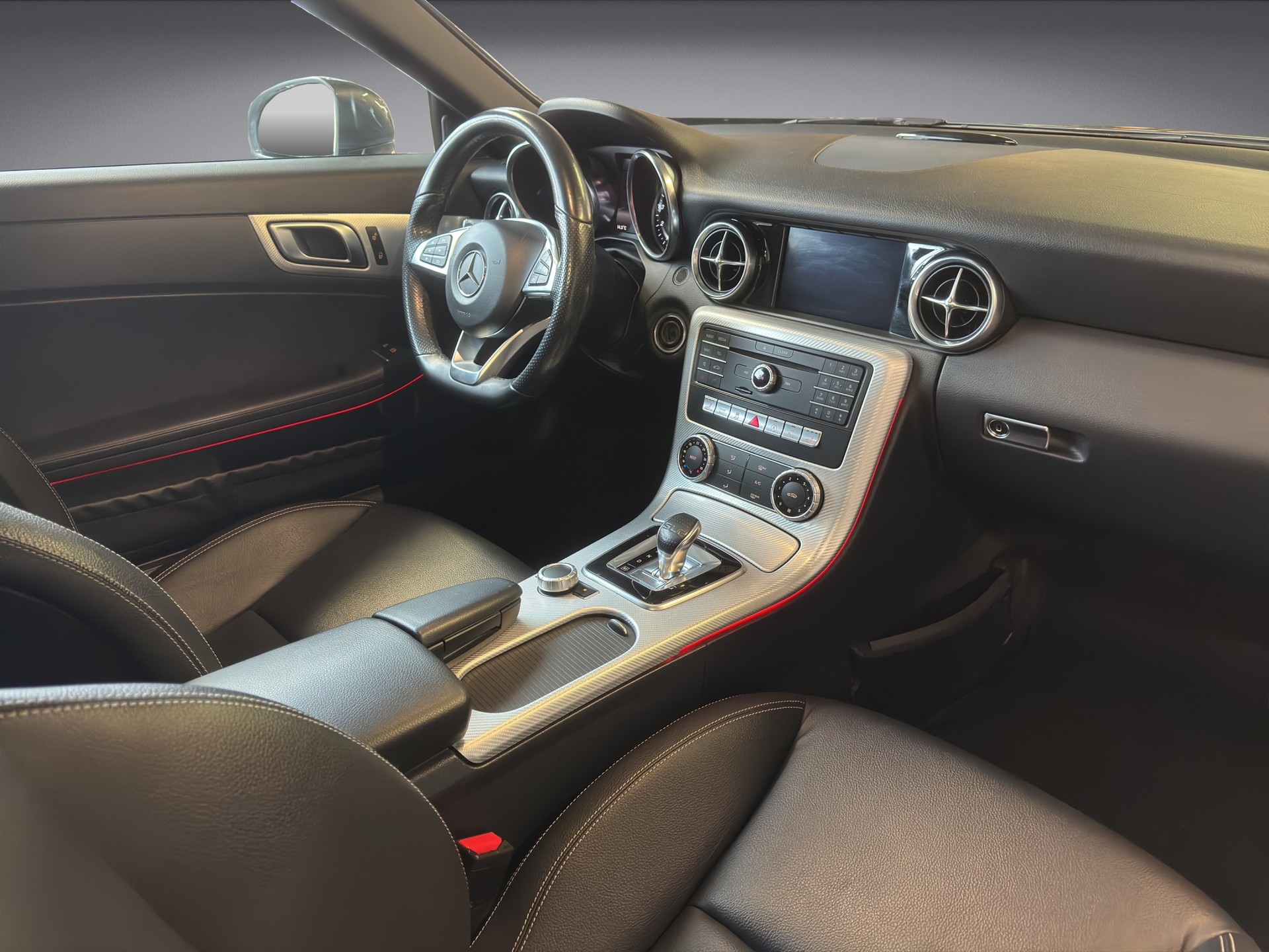 MERCEDES-BENZ SLC 180 Cabriolet-image-7