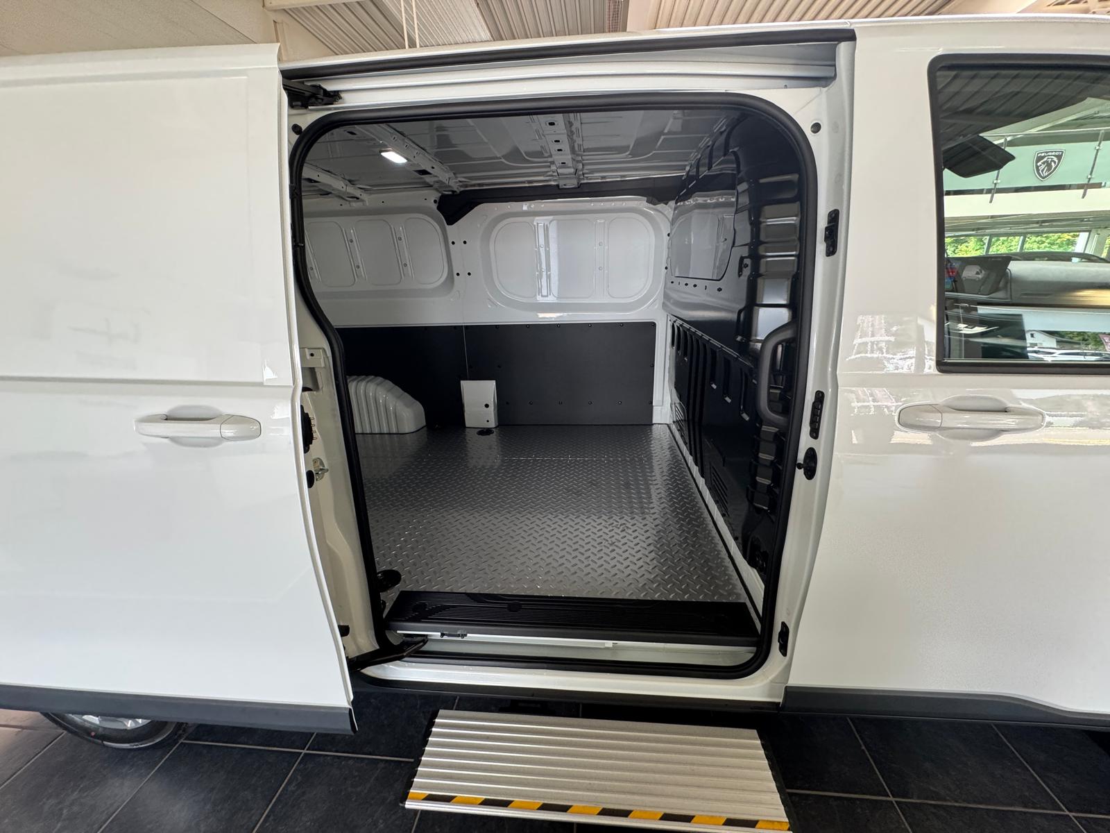 MAXUS Deliver 7 Kaw. L2H1 2.0 TD Base-image-5