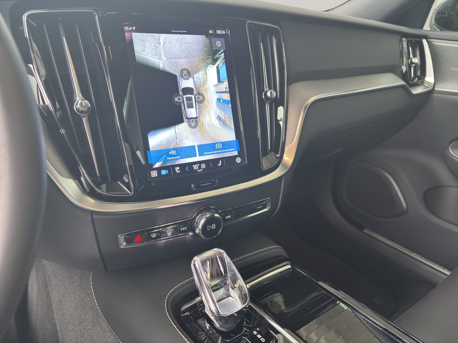 VOLVO V60 2.0 T6 TE Plus Dark eAWD-image-10