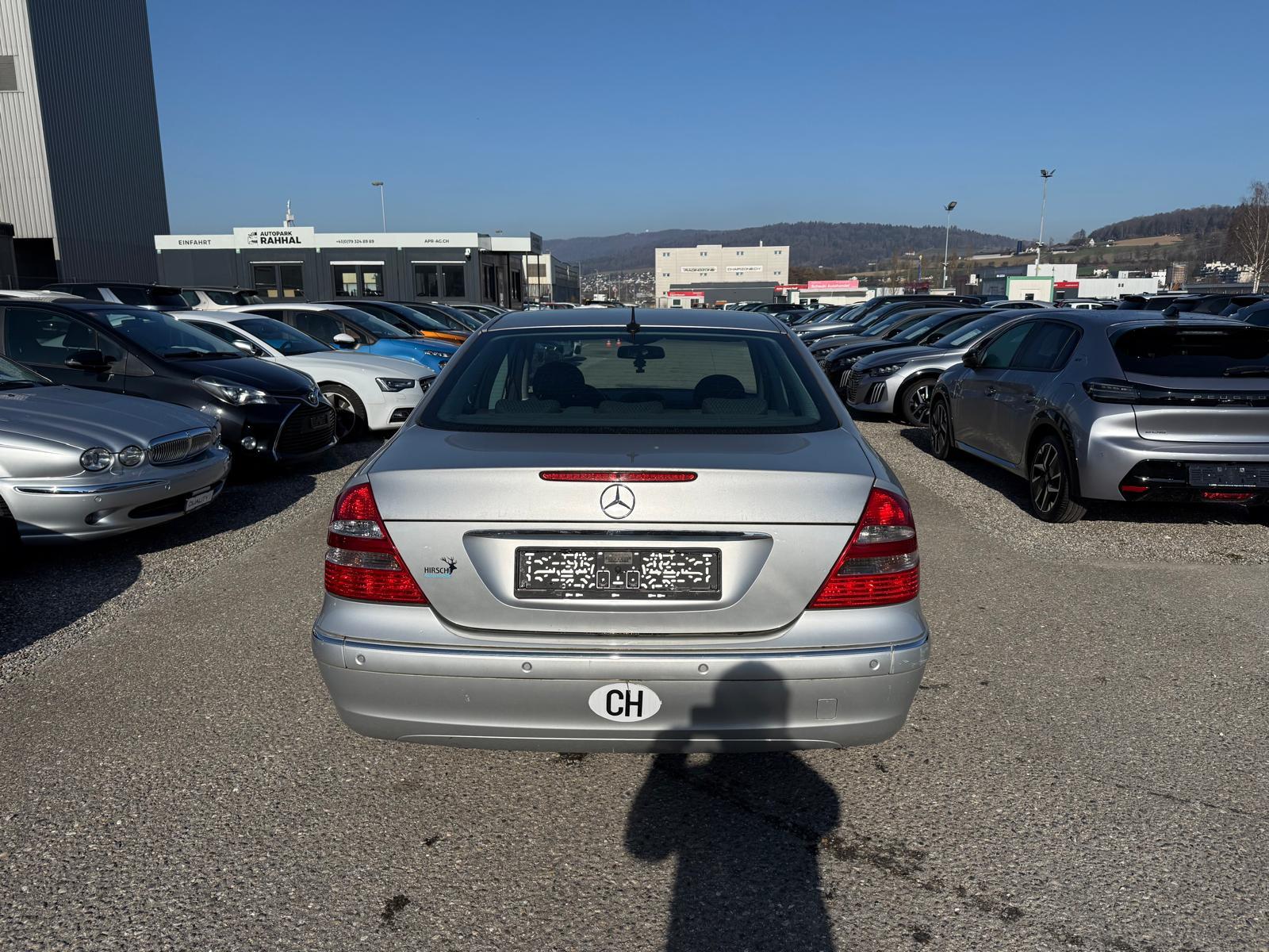 MERCEDES-BENZ E 240 2.6 V6-image-5