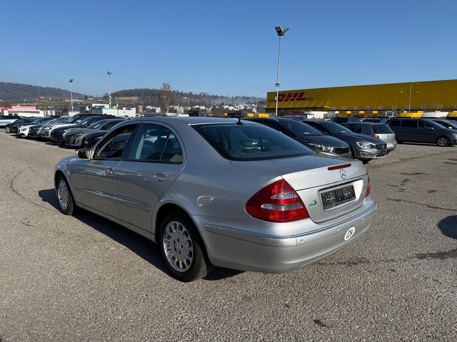 MERCEDES-BENZ E 240 2.6 V6-image-4