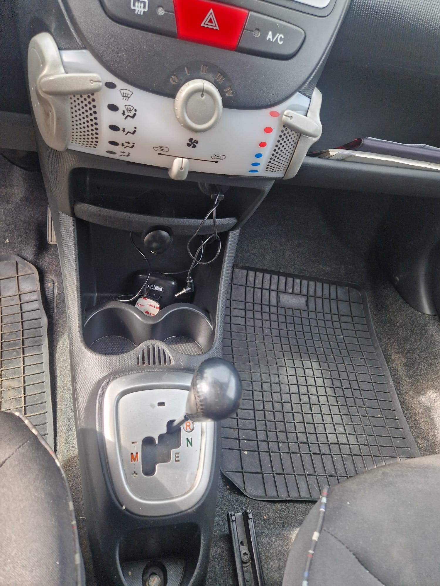 CITROEN C1 1.0i Séduction EGS-image-10